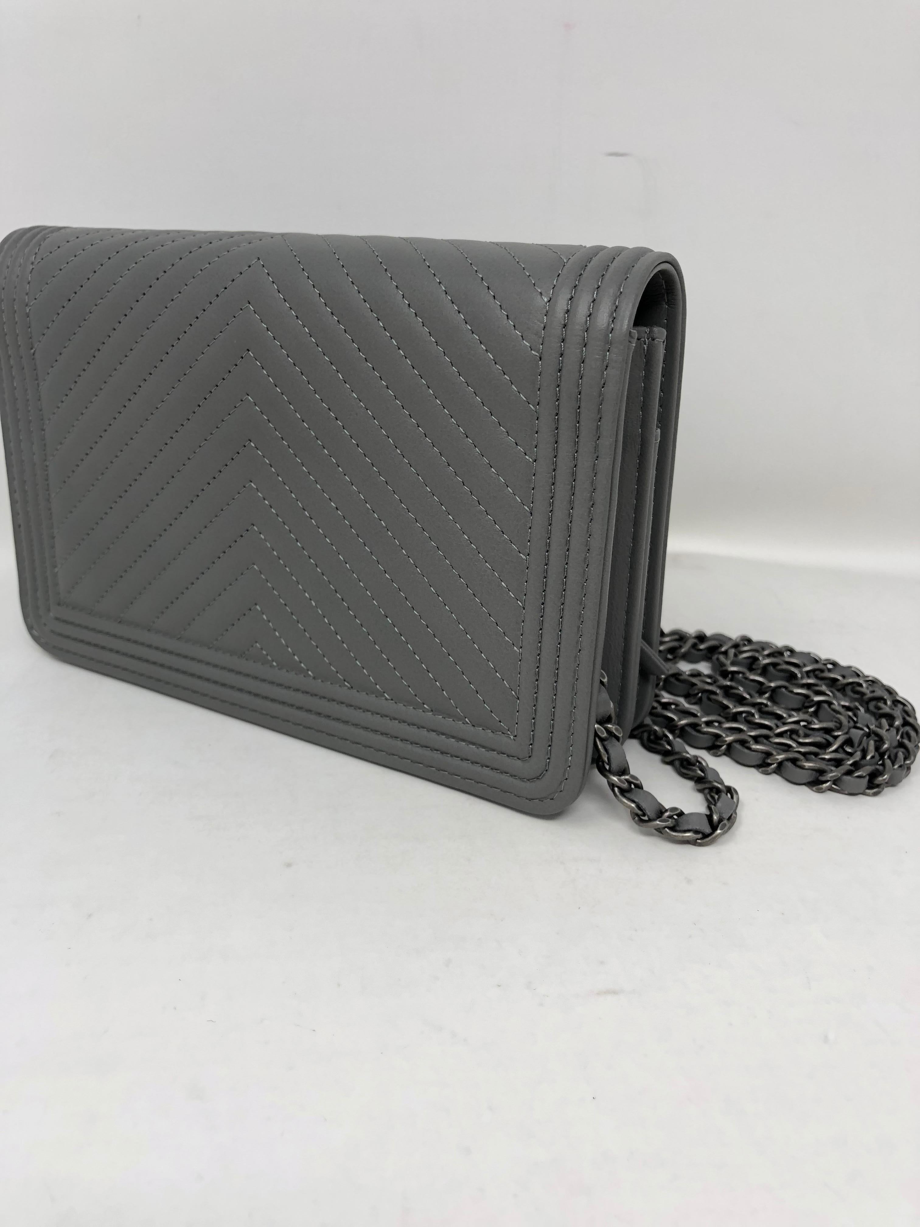 chanel boy wallet on chain grey