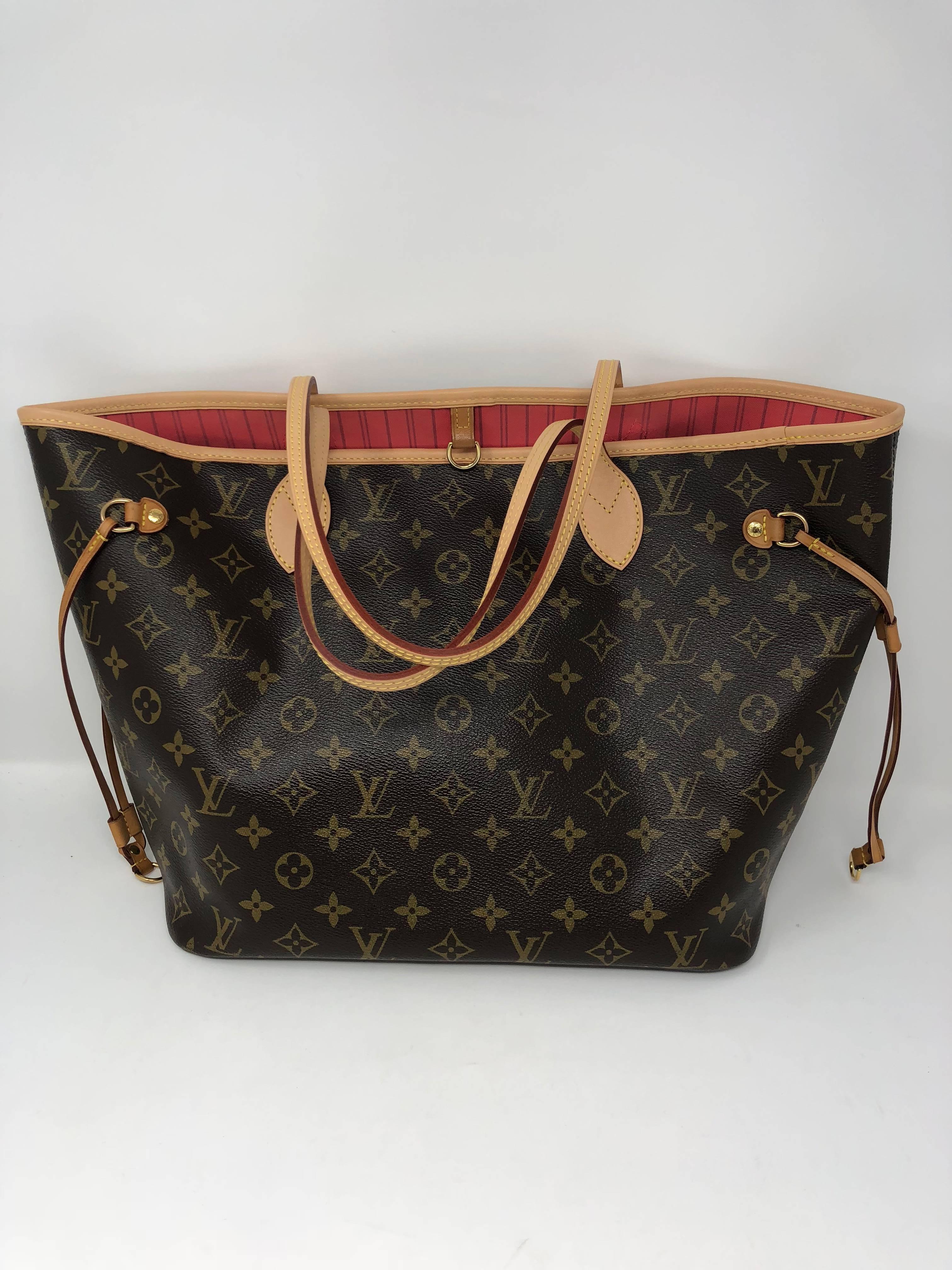 lv v tote mm