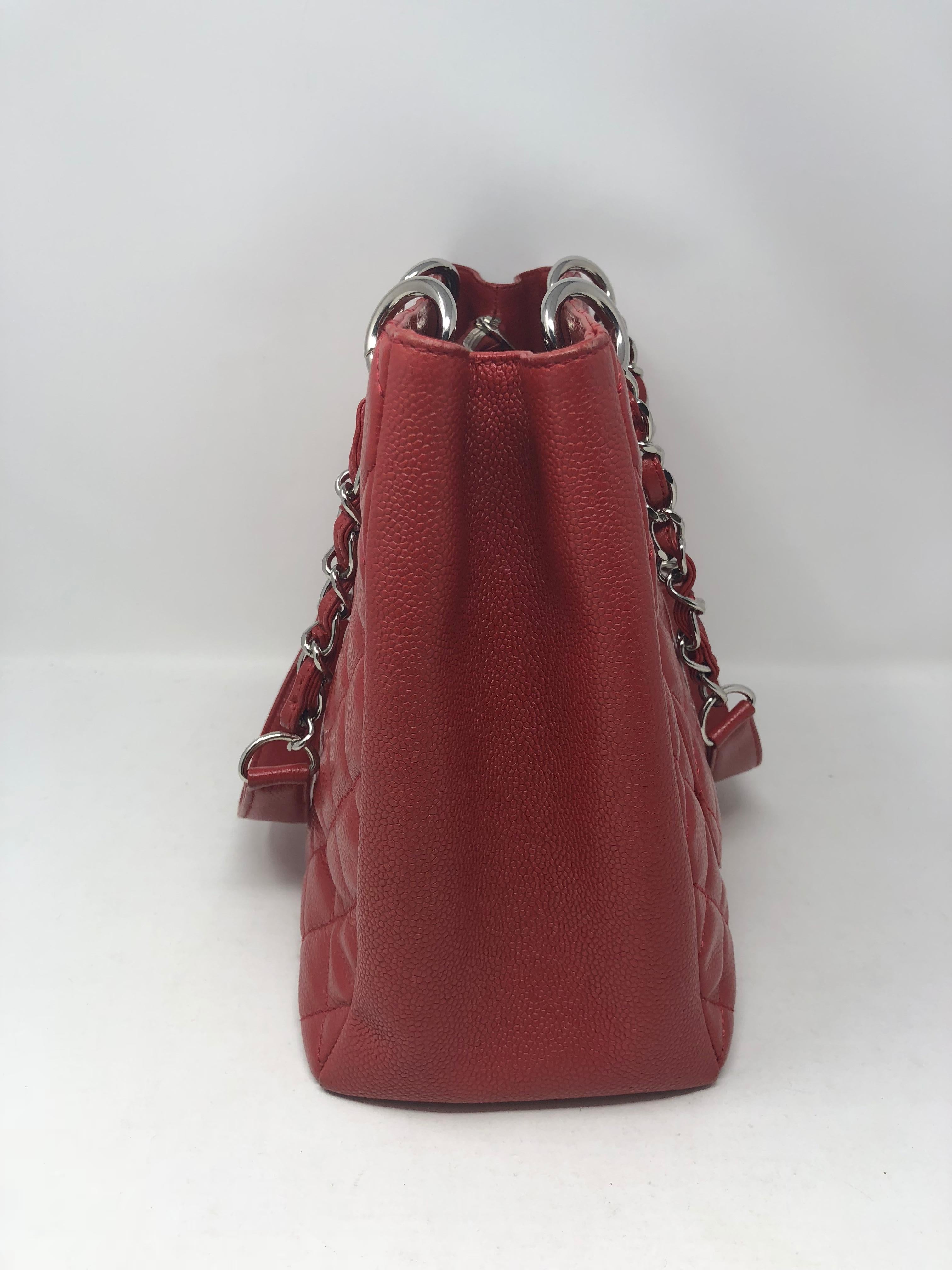 Chanel Red Grand Shopper Tote Caviar In New Condition In Athens, GA