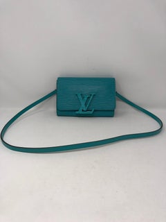 Louis Vuitton Epi Pochette Louise PM Türkis