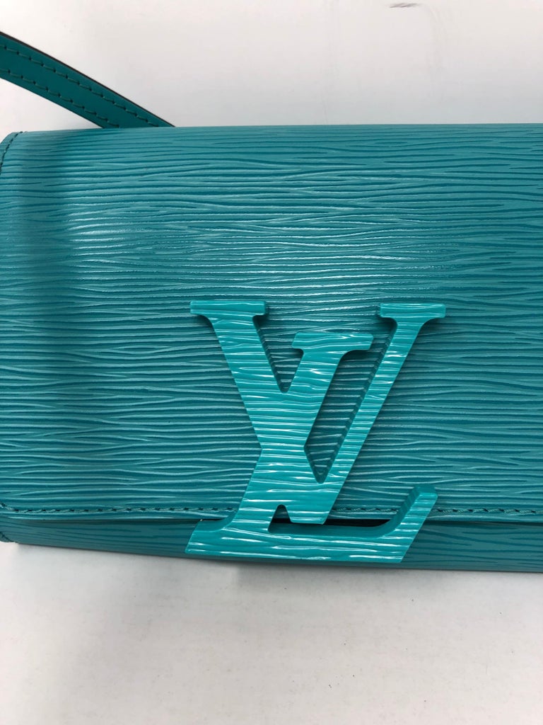 Louis Vuitton Epi Pochette Louise PM Turquoise at 1stDibs  turquoise louis  vuitton bag, louis vuitton louise pm, louis vuitton turquoise bag