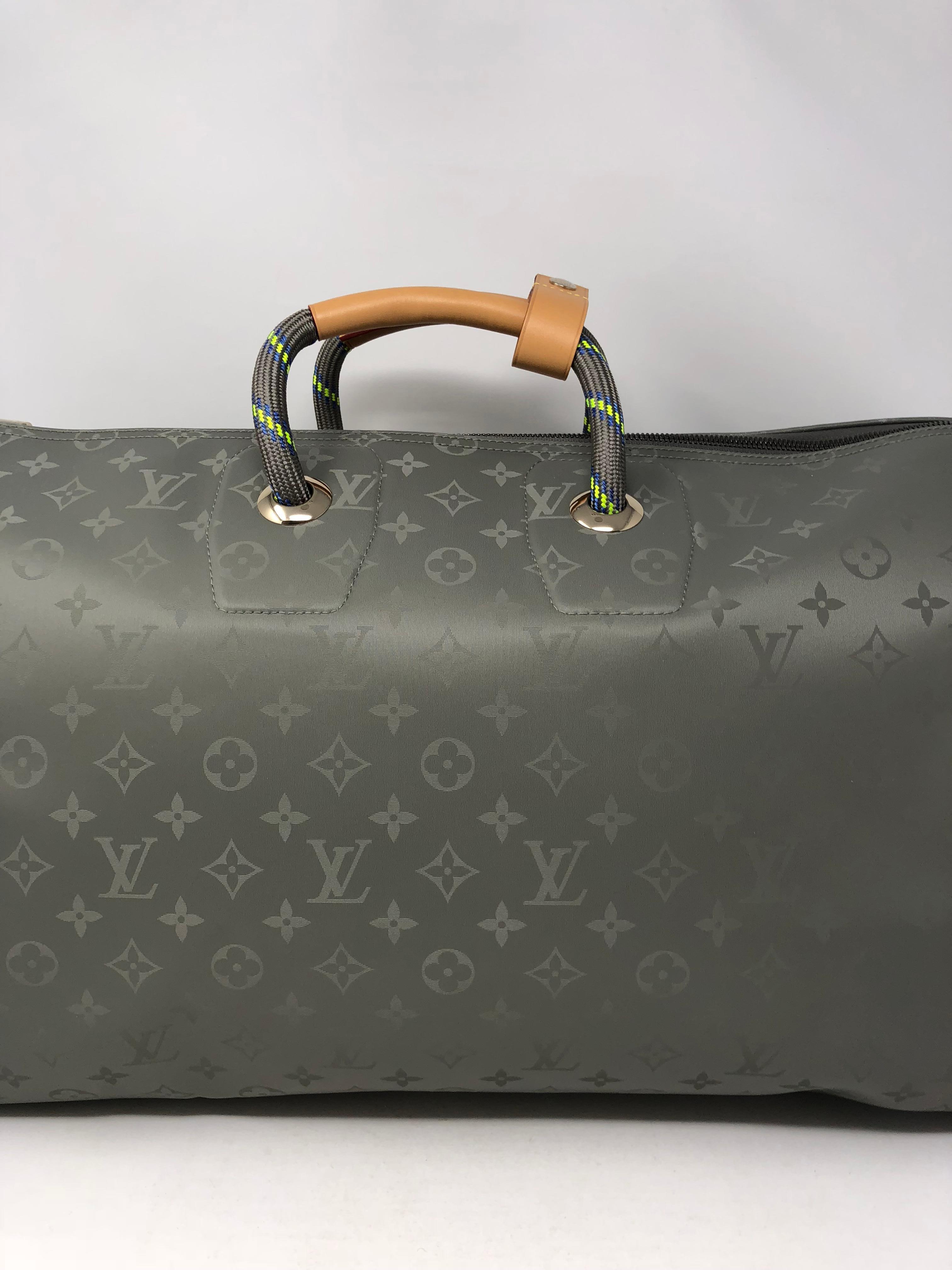 louis vuitton keepall bandouliere monogram titanium 50 grey