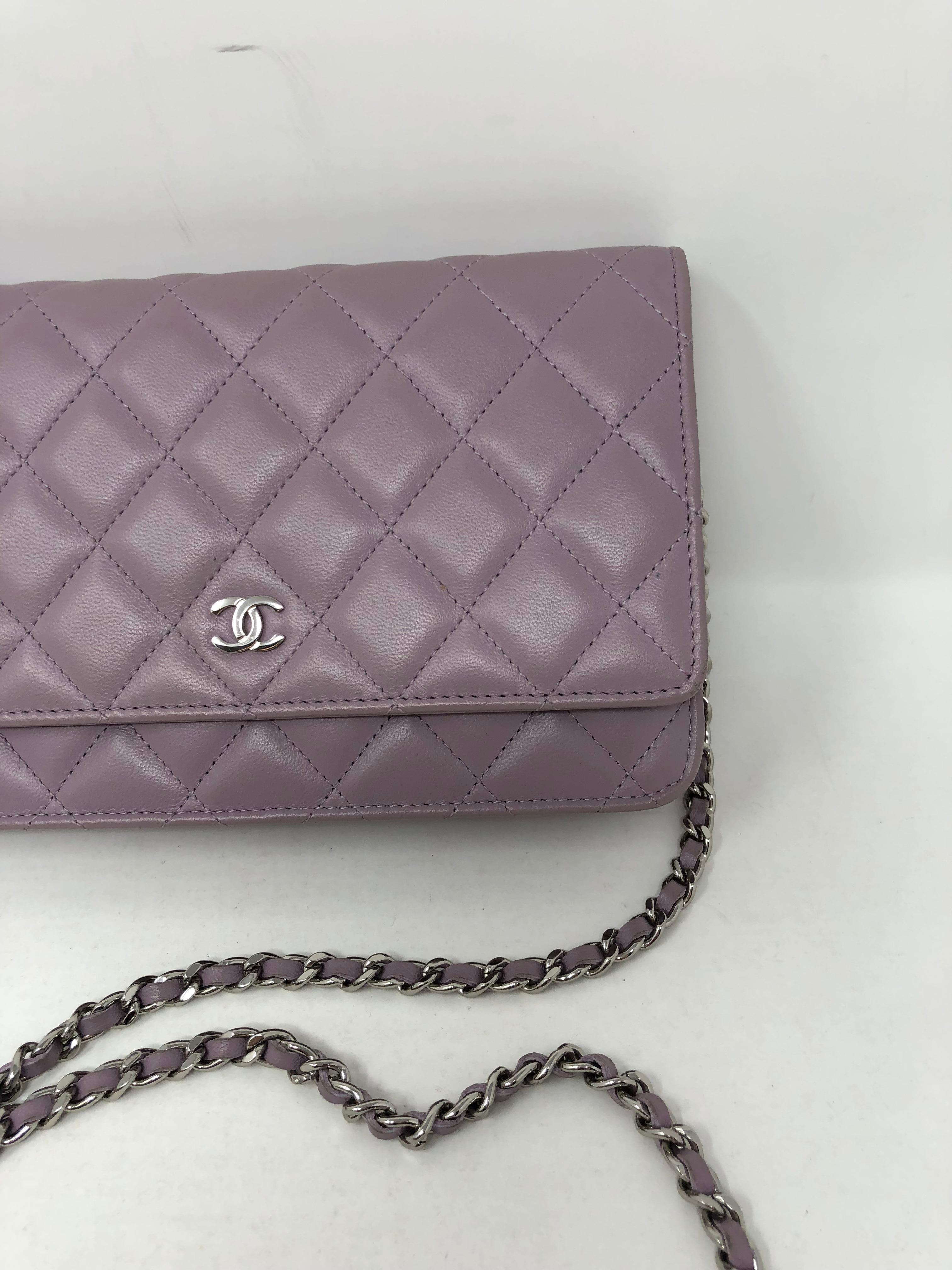 Chanel Lavendar Wallet on Chain Crossbody Bag In Good Condition In Athens, GA