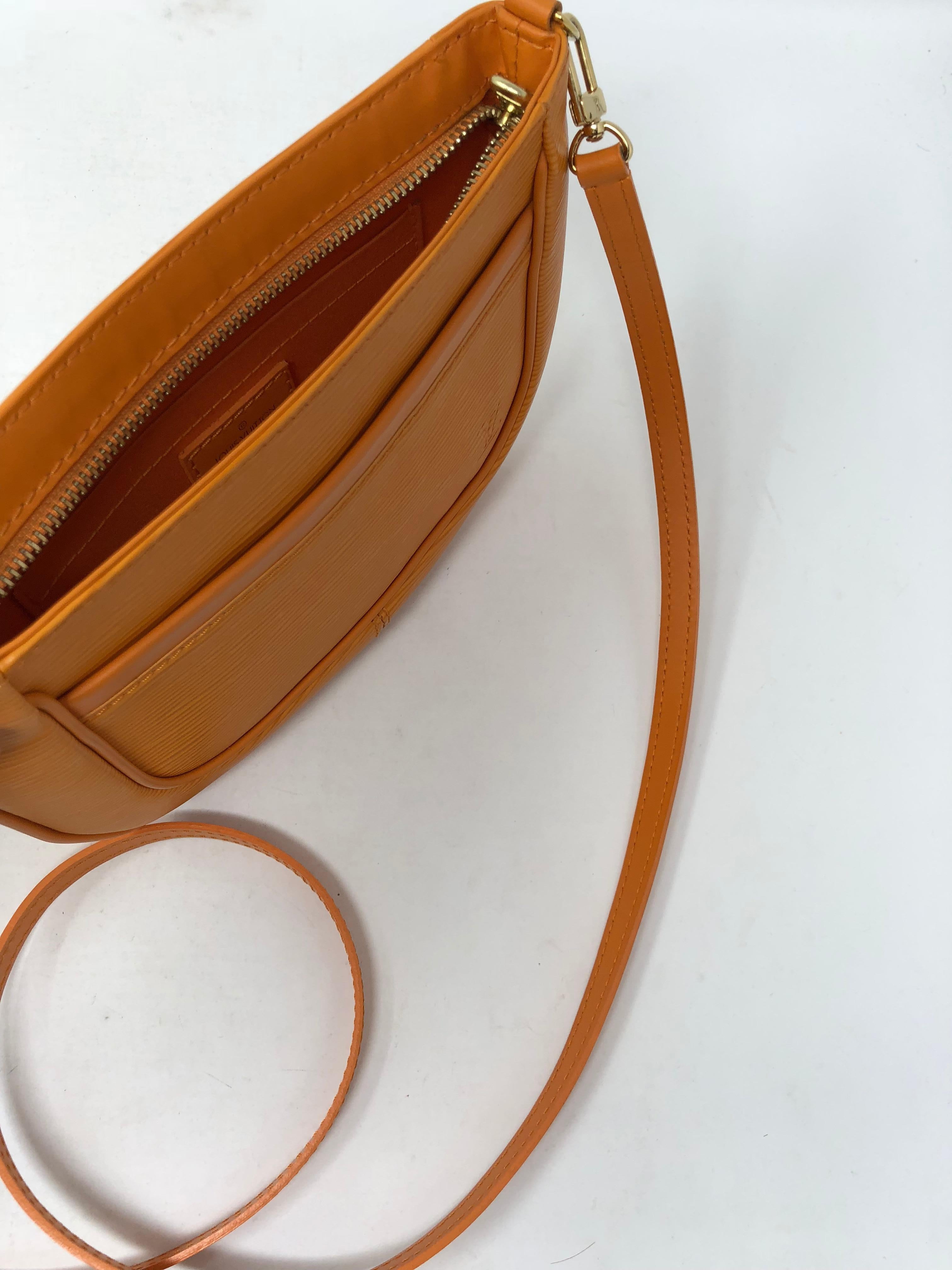 Louis Vuitton Orange Epi Crossbody bag 5