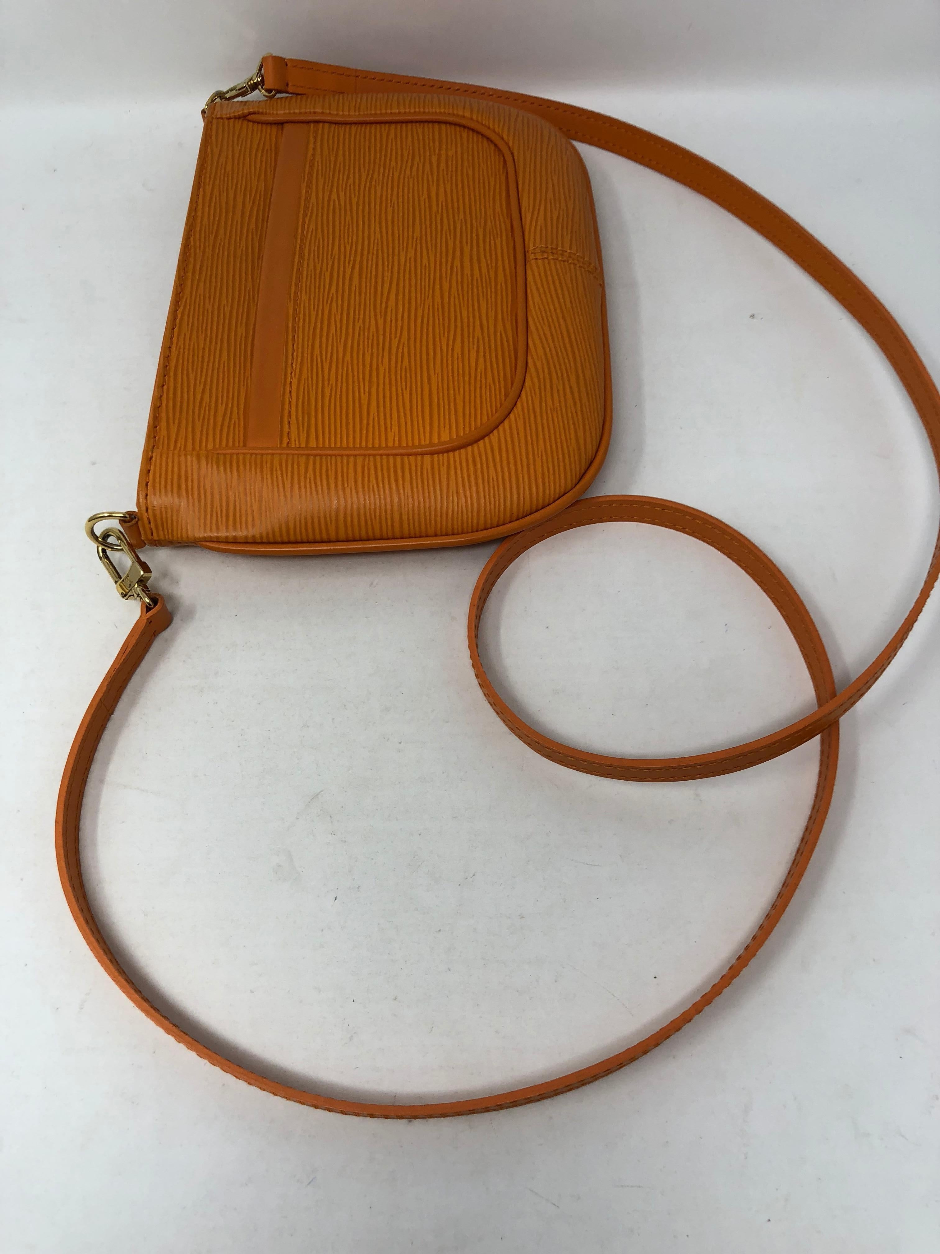 Louis Vuitton Orange Epi Crossbody bag 8
