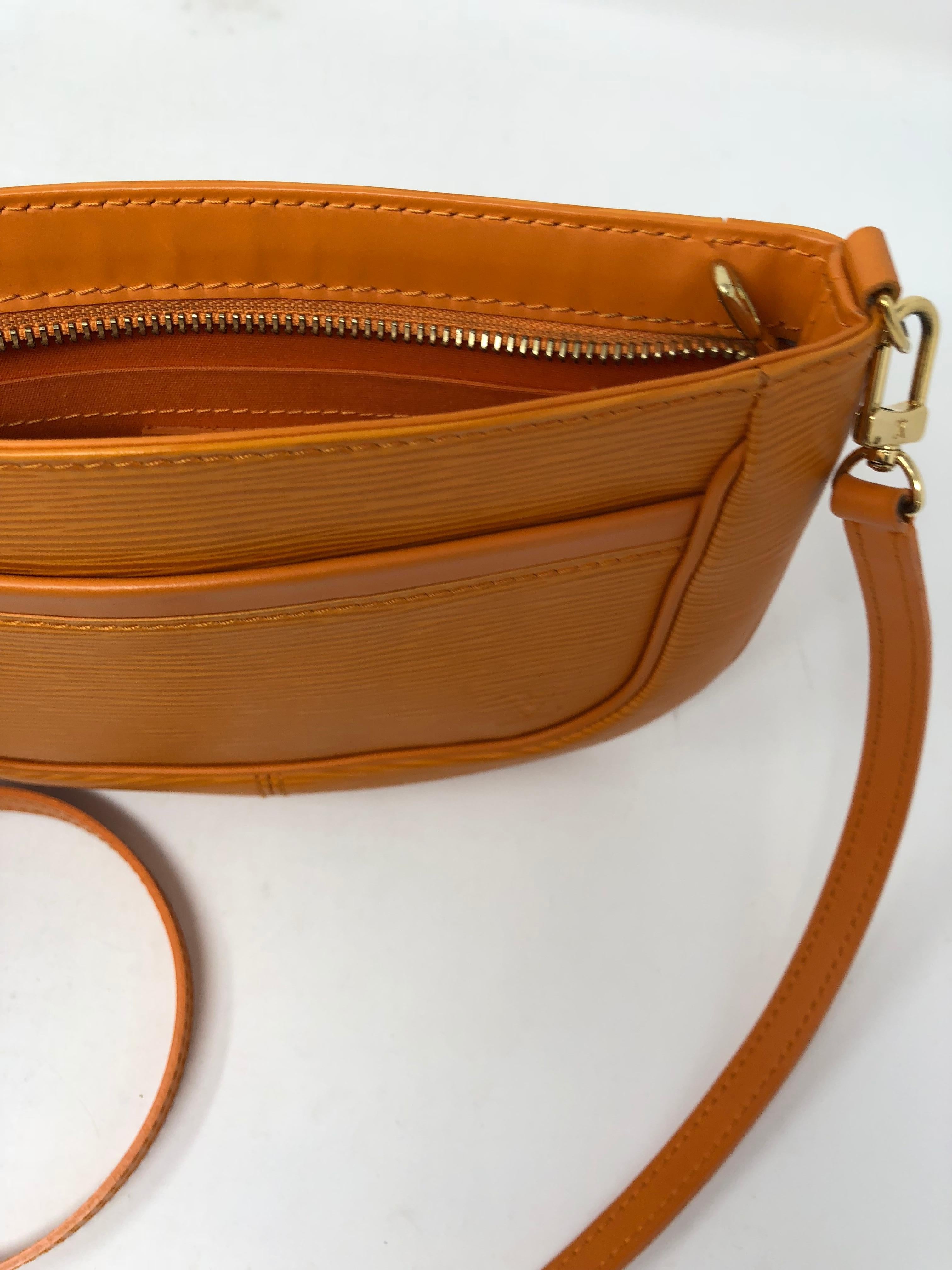 Louis Vuitton Orange Epi Crossbody bag 4