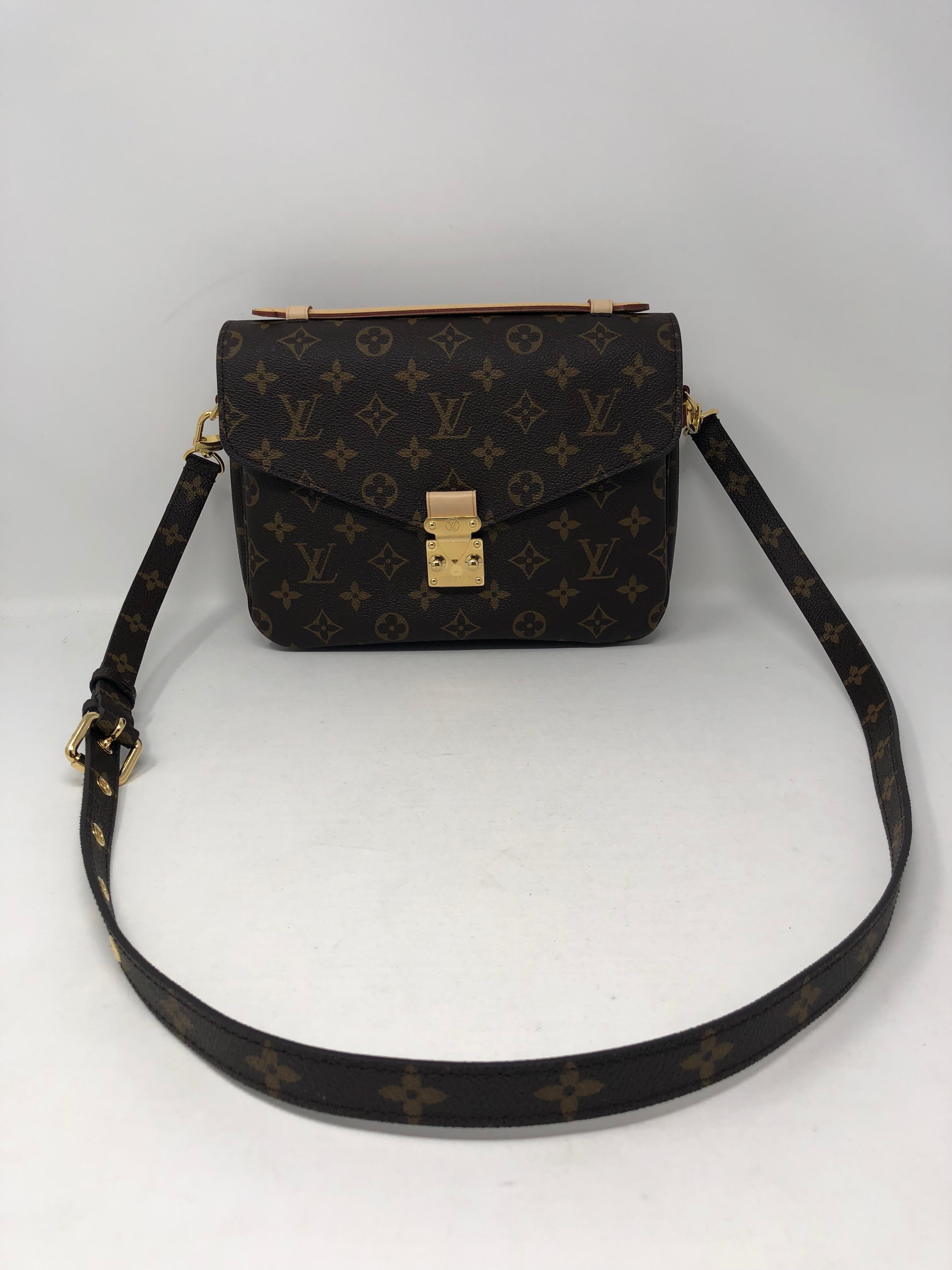 Louis Vuitton Pochette Metis in monogram crossbody. The strap is detachable. Sold out and Brand New. Very limited. It's the perfect bag for everyday use. 