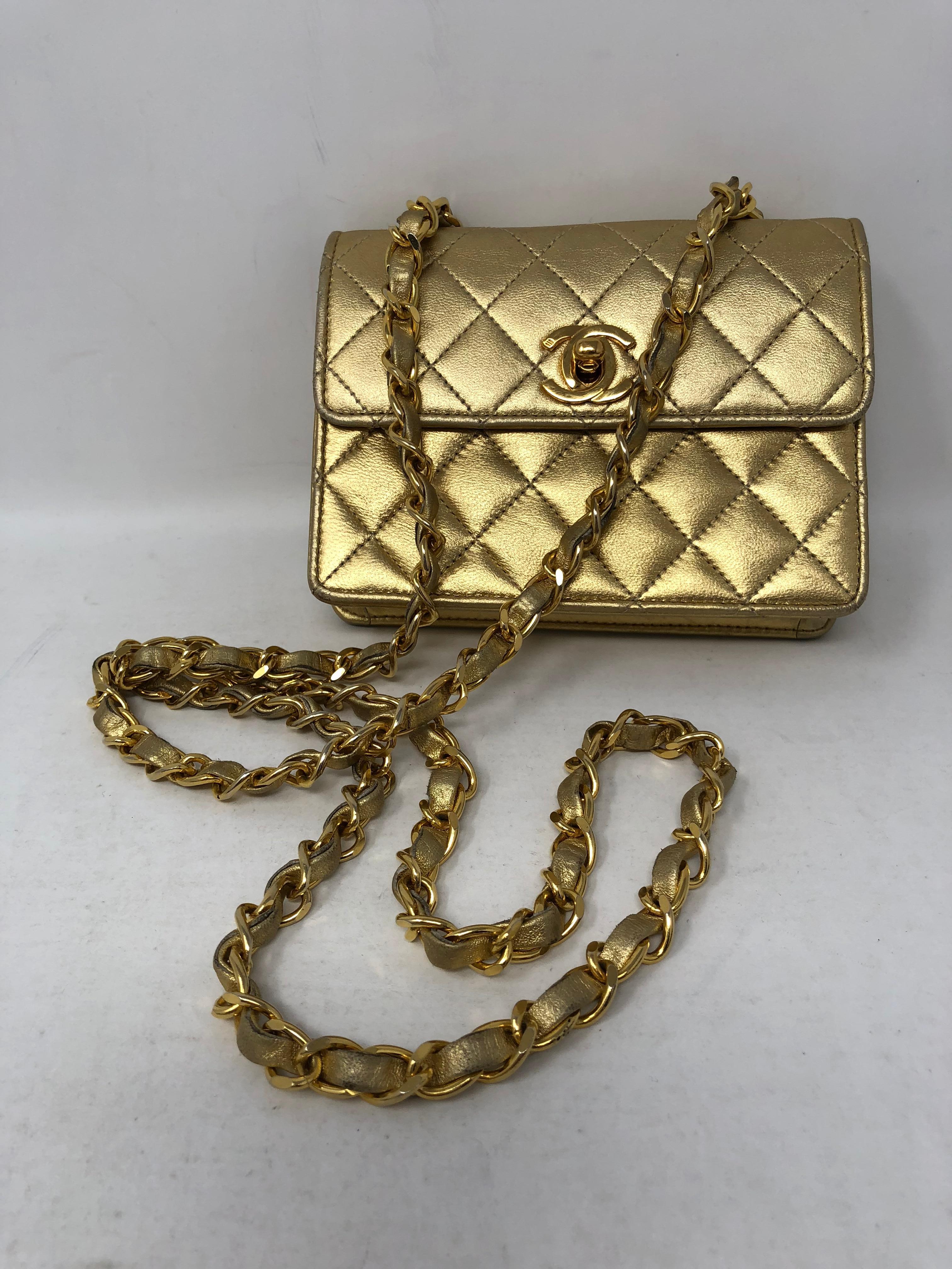 Chanel Mini Gold Leather Crossbody Bag In Good Condition In Athens, GA
