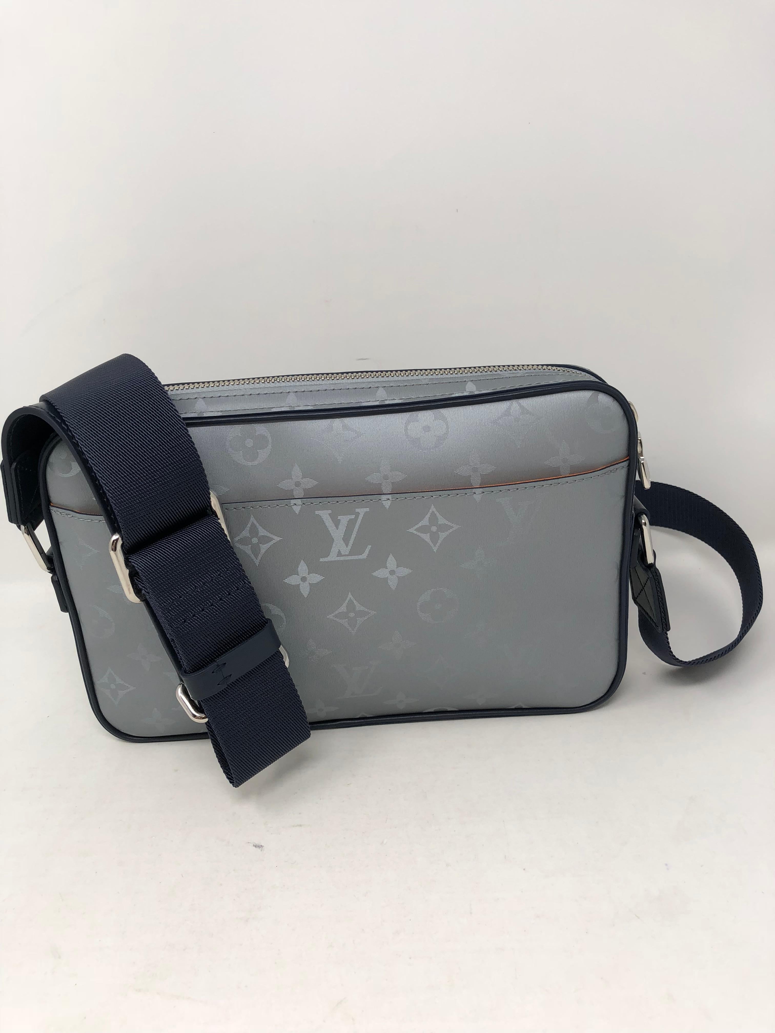 Louis Vuitton Alpha Messenger  2