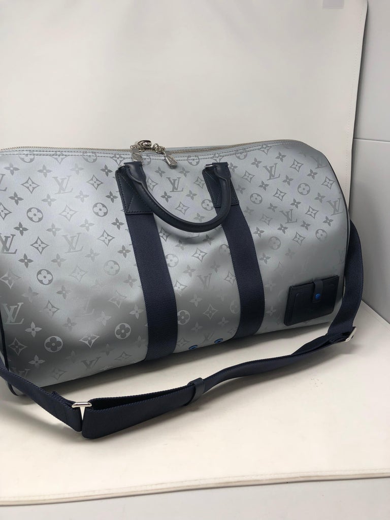 Louis Vuitton Satellite Keepall Bandouliere 50 Monogram Travel Bag Silver