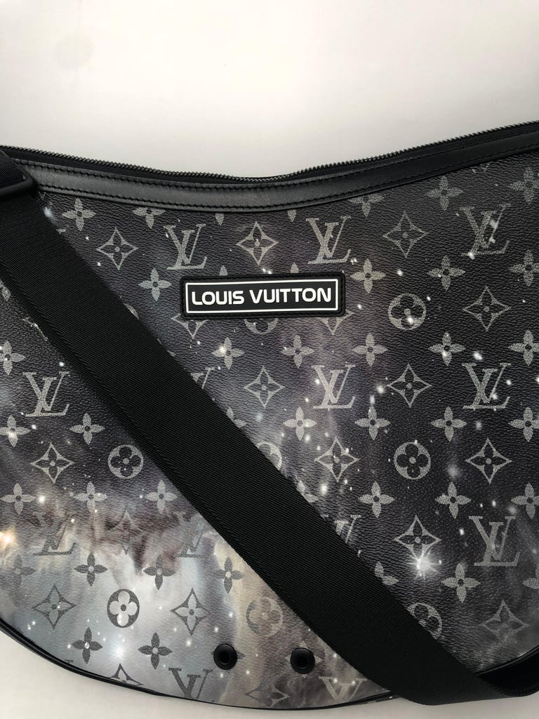 Louis Vuitton 2018 Pre-owned Galaxy Alpha Hobo Shoulder Bag - Black