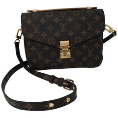 Used Louis Vuitton Pochette Metis 