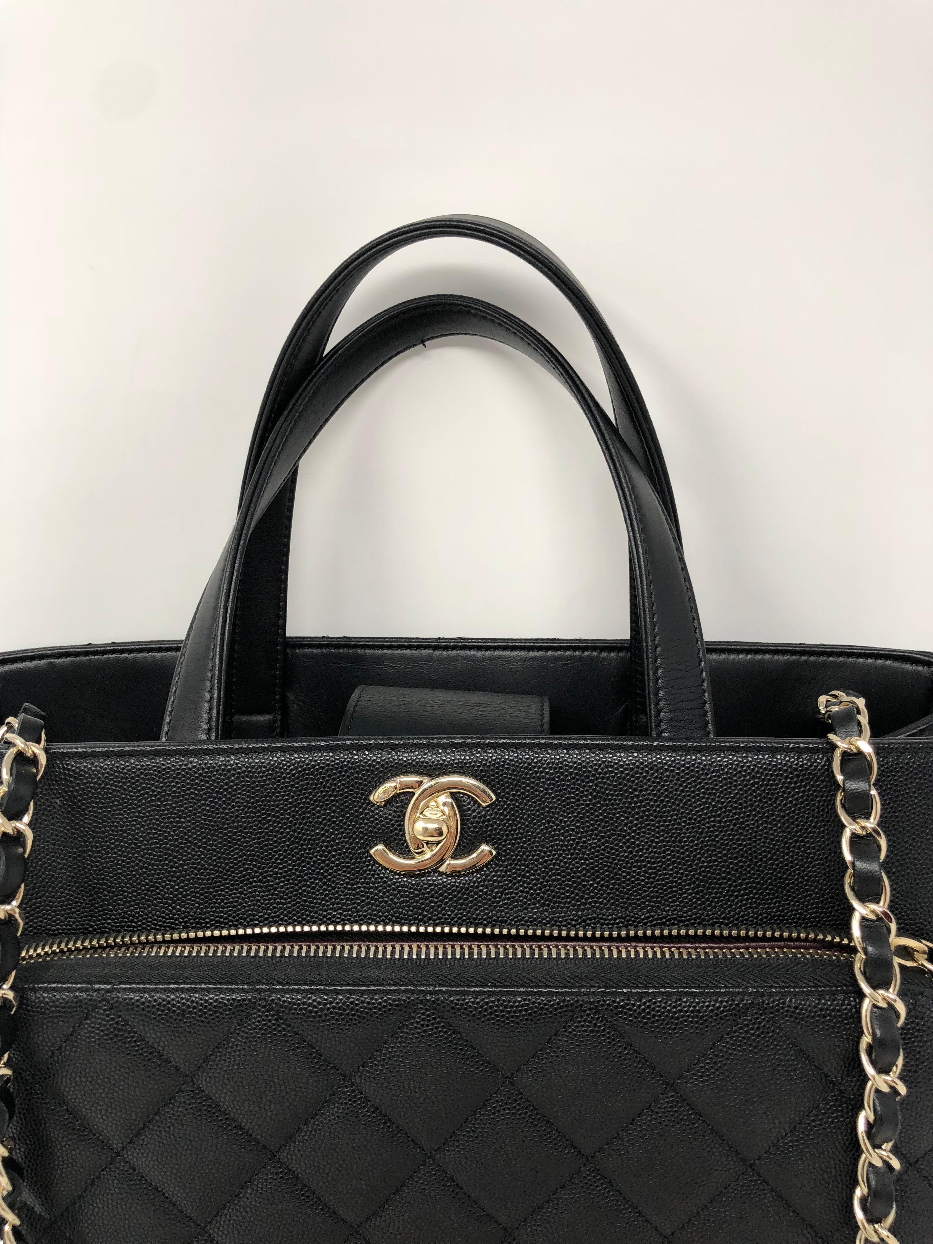 Chanel Black Affinity Bag  In Excellent Condition In Athens, GA