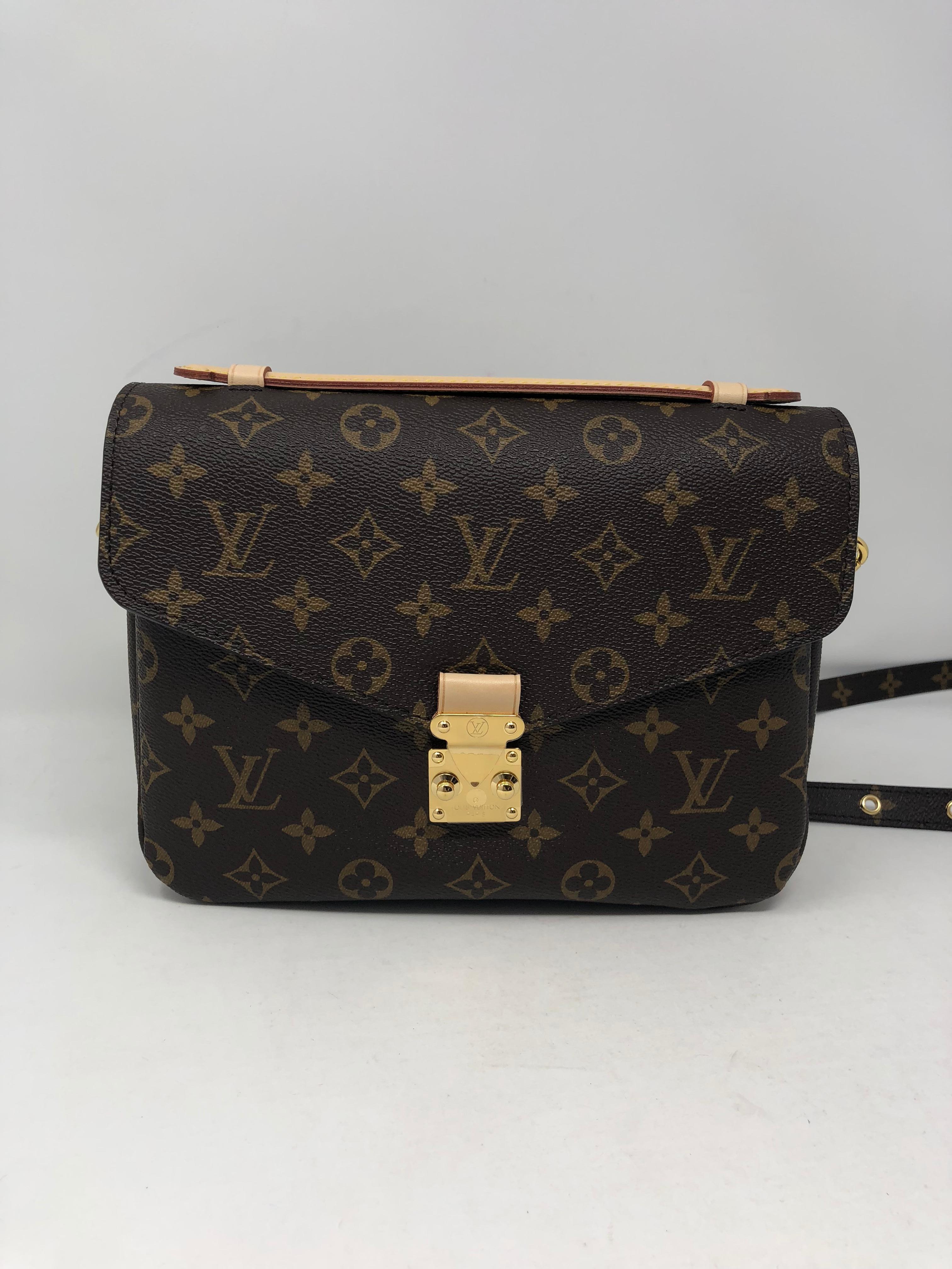 Louis Vuitton Pochette Metis 4