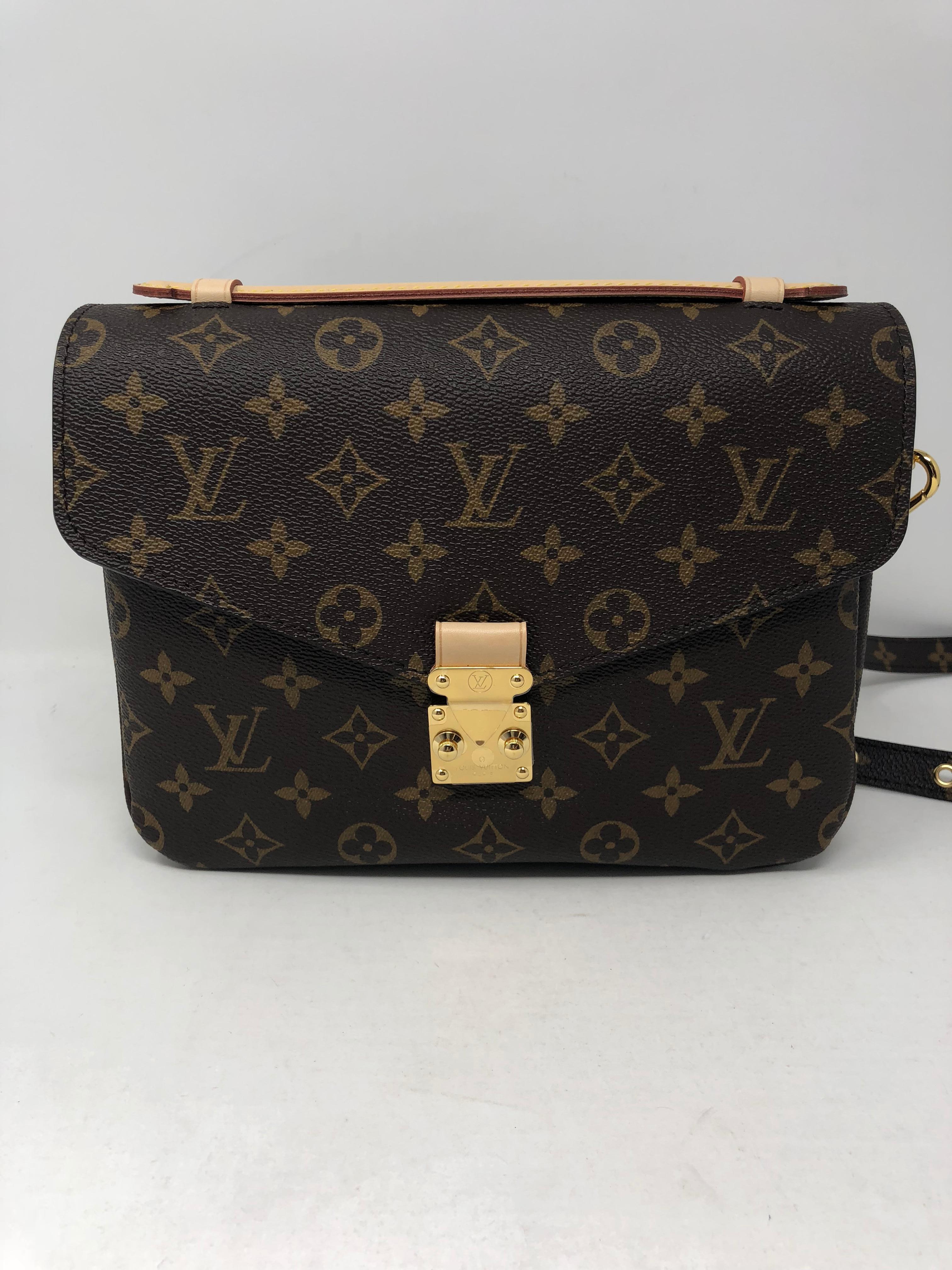 Louis Vuitton Pochette Metis  6