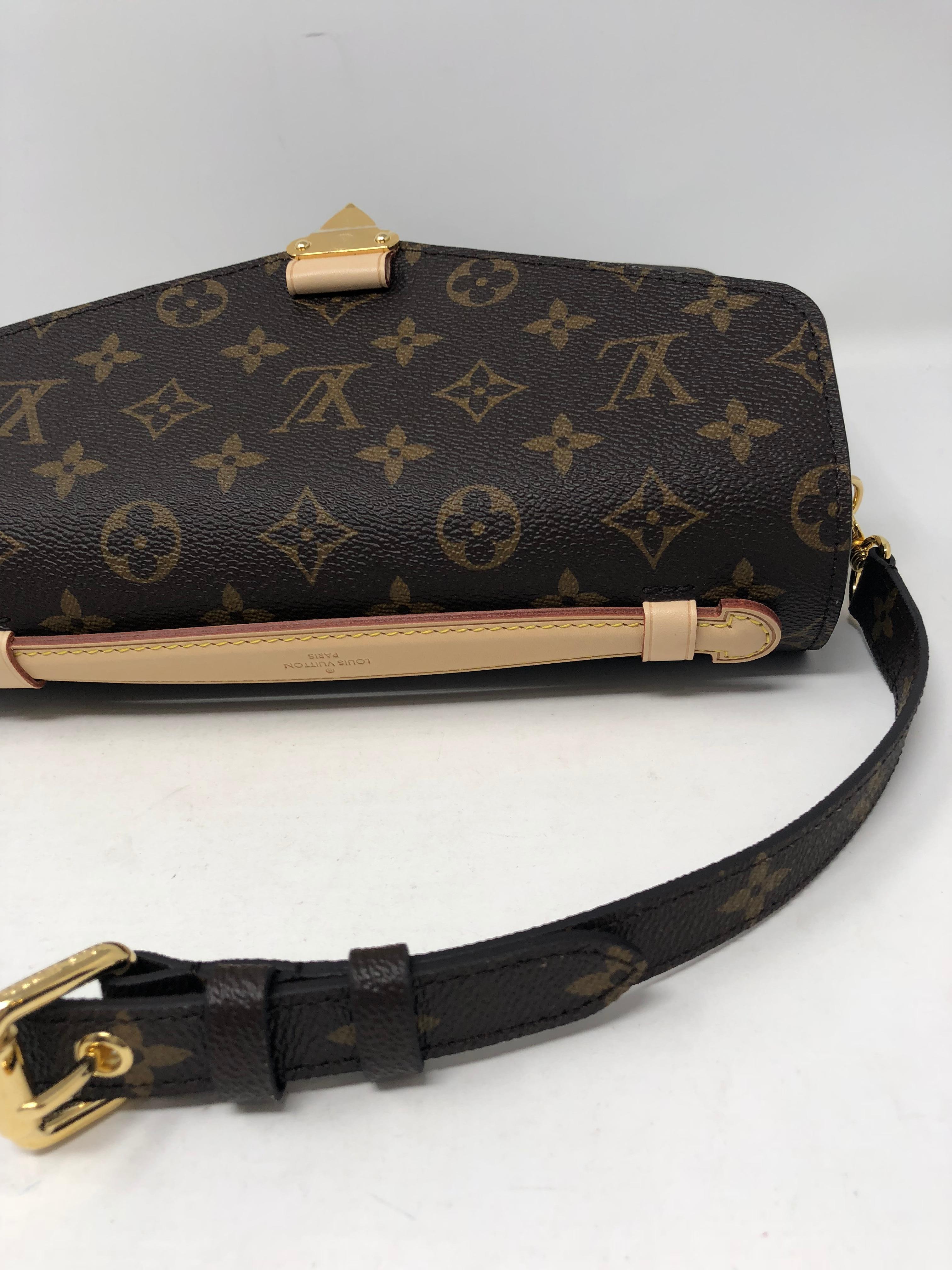 Louis Vuitton Pochette Metis  11