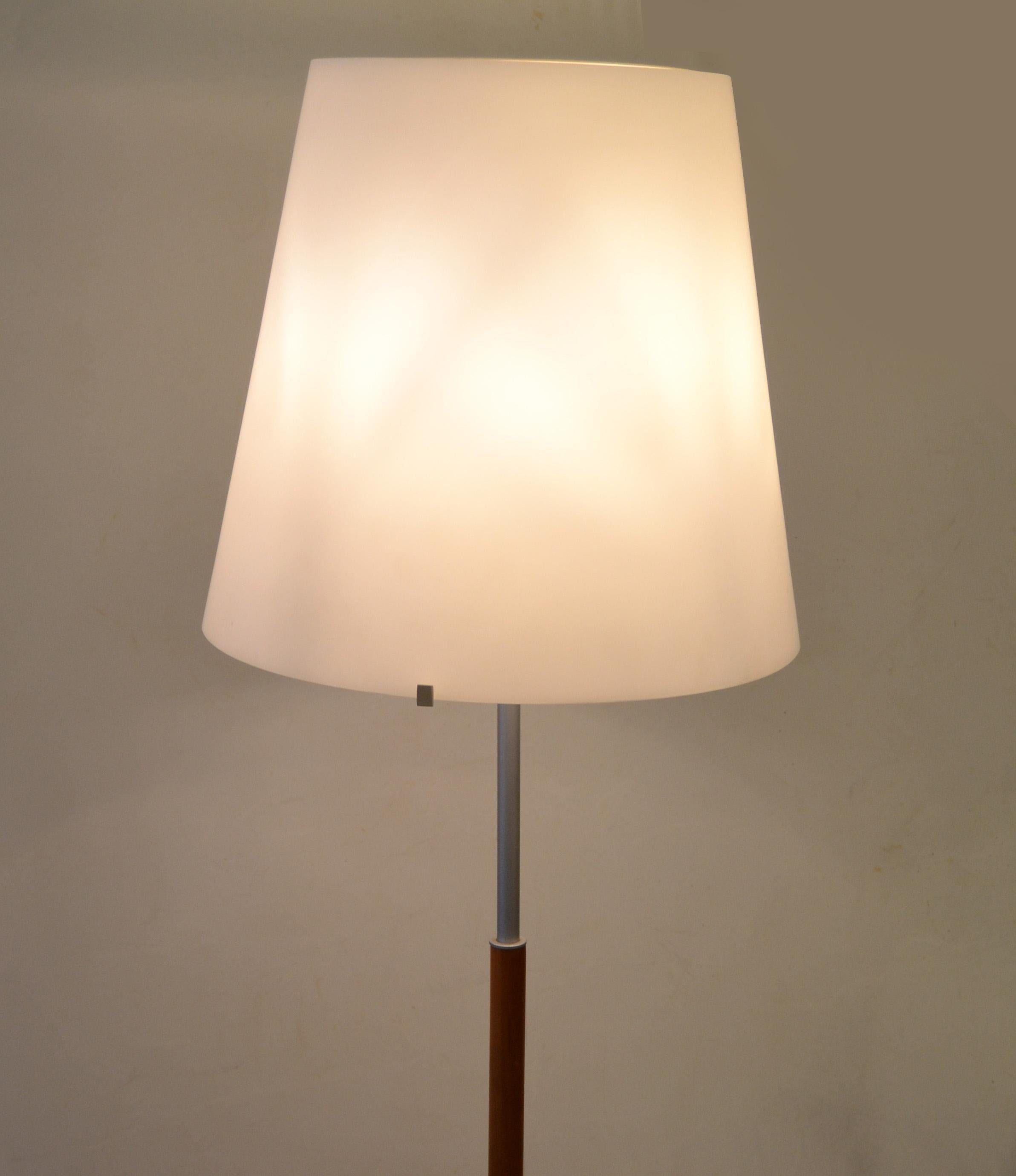  Archivio Storico Fontana Arte Aluminium-Stehlampe, Birnenbaum-Stehlampe aus geblasenem Glas, Italien   (Handgefertigt) im Angebot
