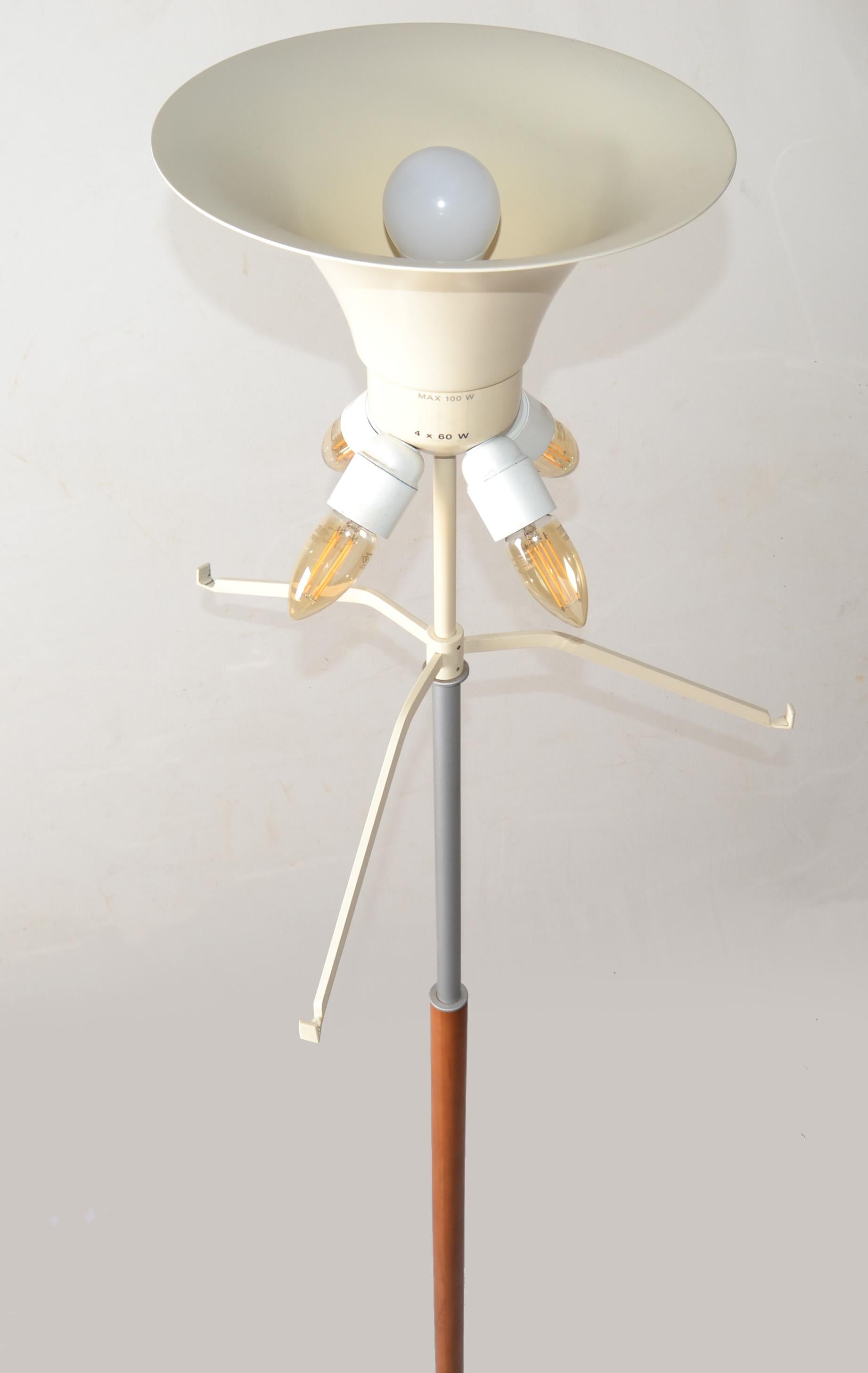  Archivio Storico Fontana Arte Aluminium-Stehlampe, Birnenbaum-Stehlampe aus geblasenem Glas, Italien   (Obstholz) im Angebot