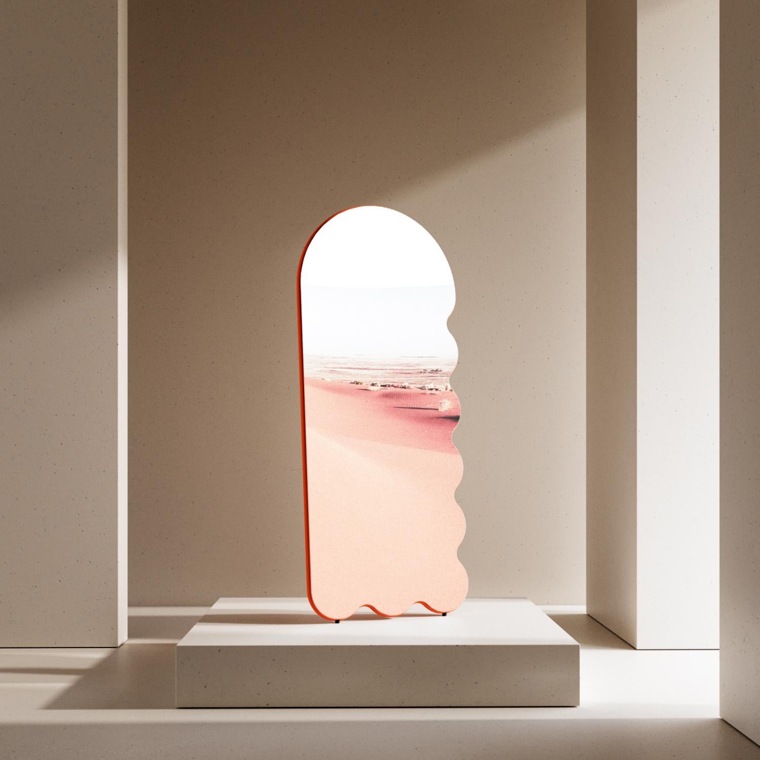 Moderne Miroir complet « Archvyli R » (toute couleur) par oitoproducts en vente