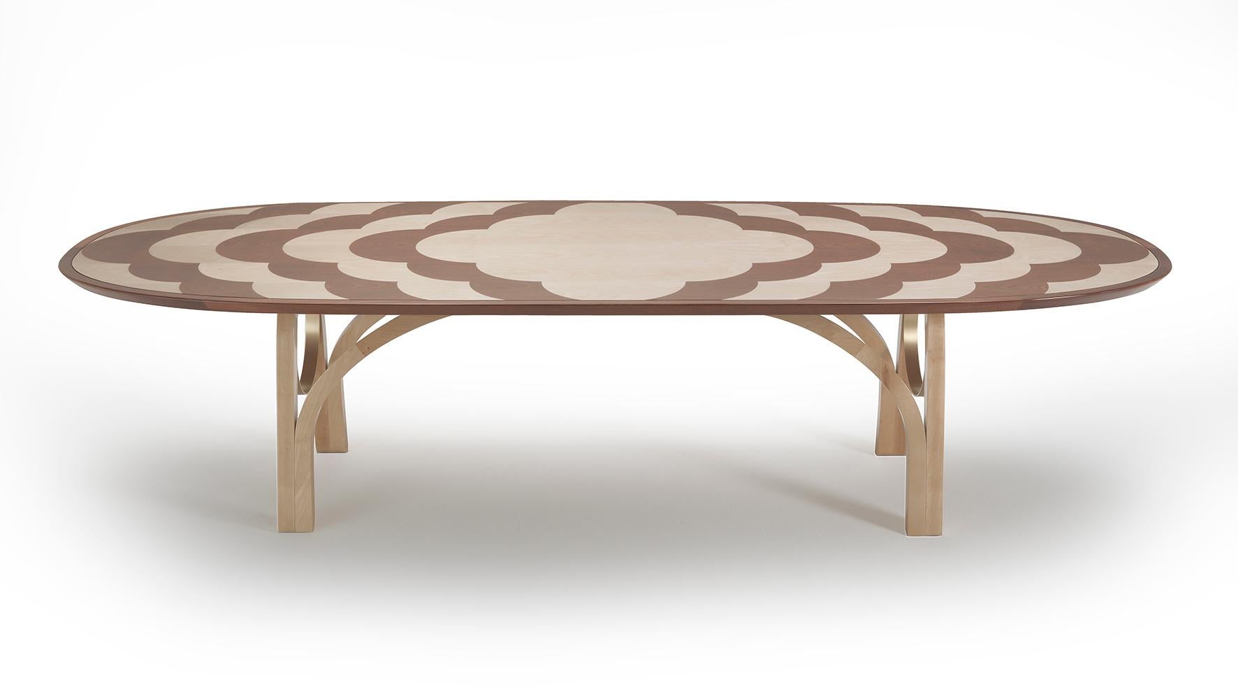 italien Table de salle à manger ovaleARCHWAY avec plateau incrusté et bois d'acajou massif - anneau en laiton en vente