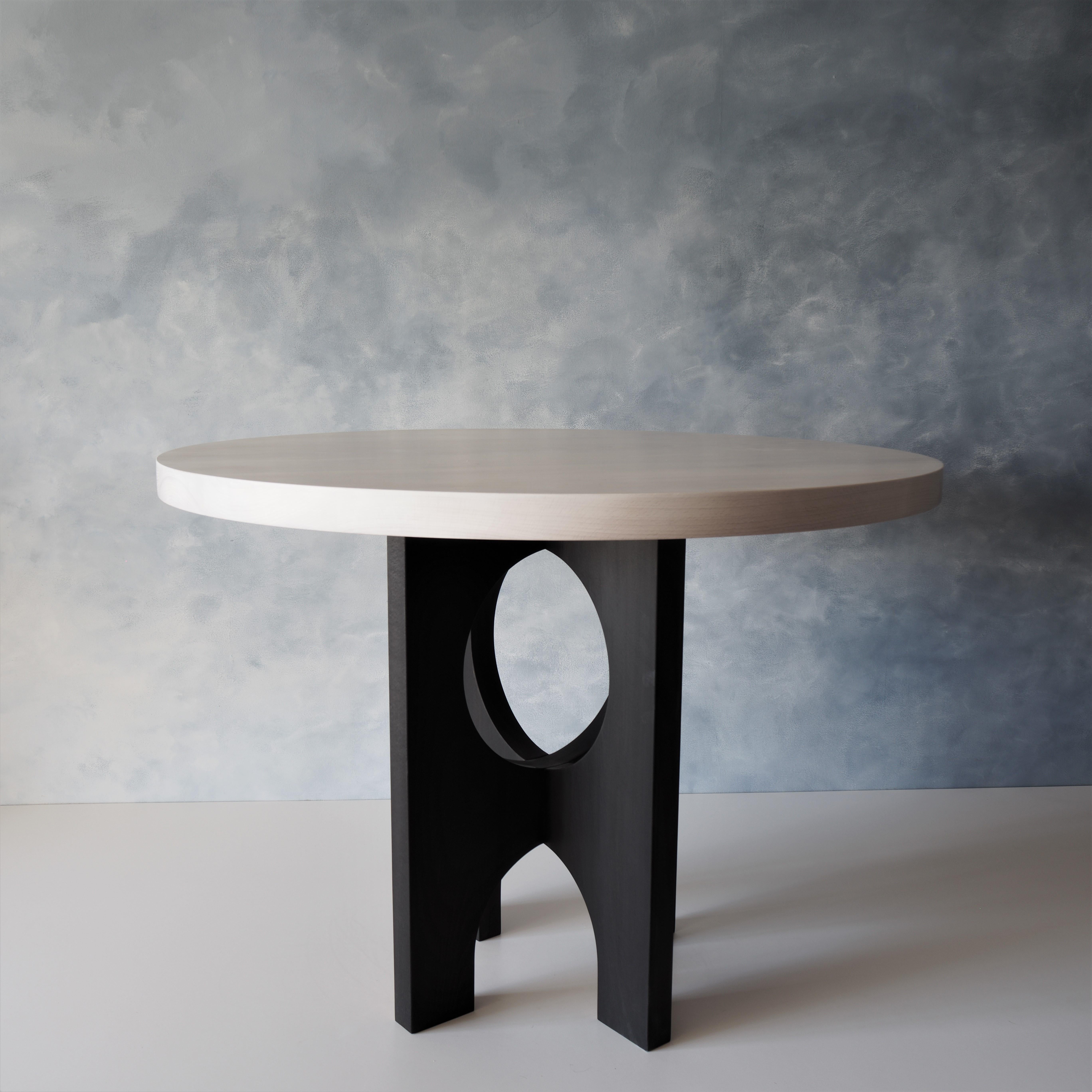 Table de salle à manger Archway, encre de Chine lavée à l'encre noire et blanche par MSJ Furniture Studio Neuf - En vente à Vancouver, BC