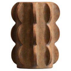 Skulpturale Keramikvase „Arcissimo“ in Braun, braun