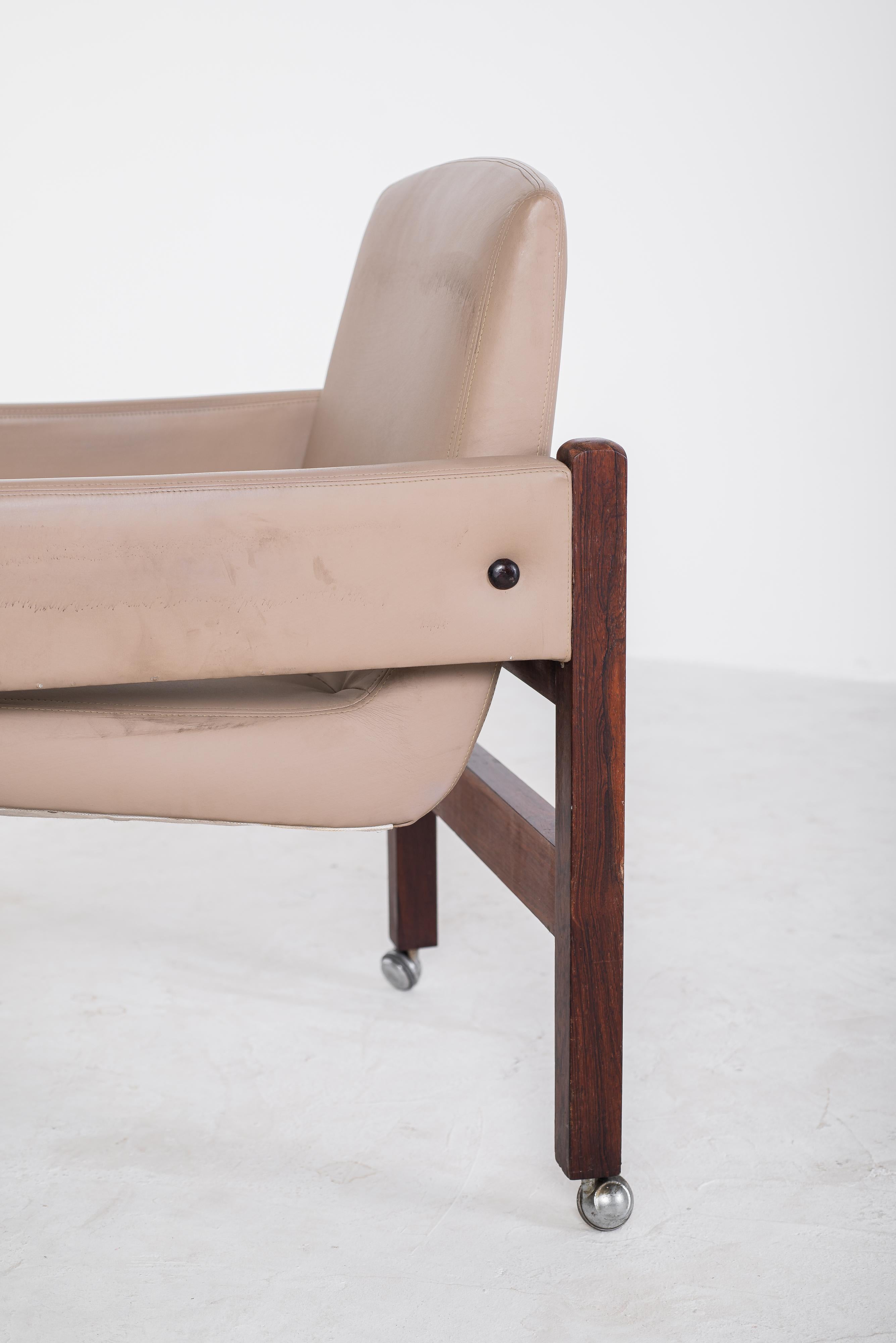 Upholstery Sérgio Rodrigues, Arco Armchair, 1960 For Sale