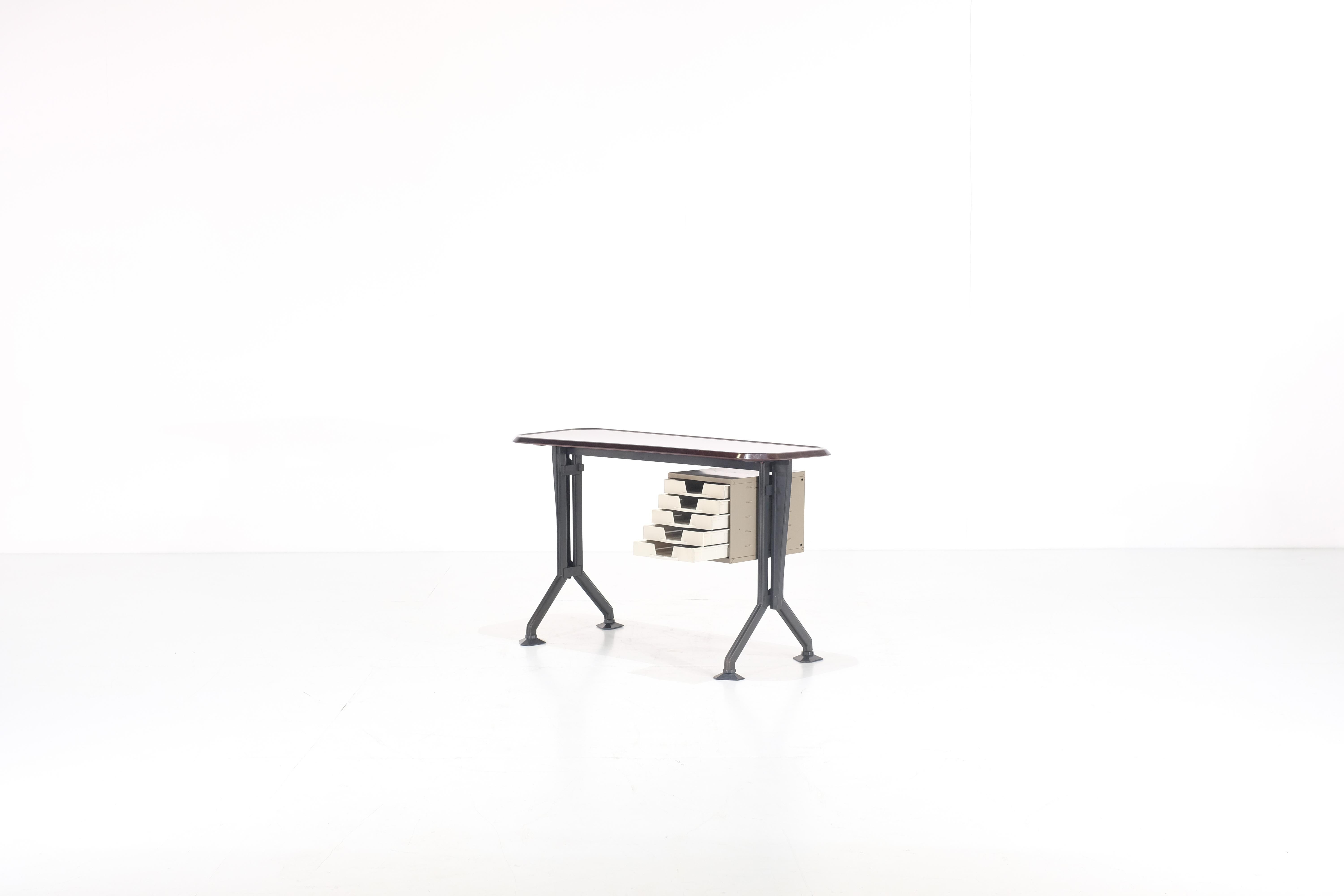 Arco-Schreibtisch von BBPR für Olivetti Synthesis – 1960er Jahre (Italienisch) im Angebot