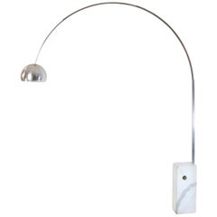 Lampadaire Arco des frères Castiglioni:: Italie:: 1962