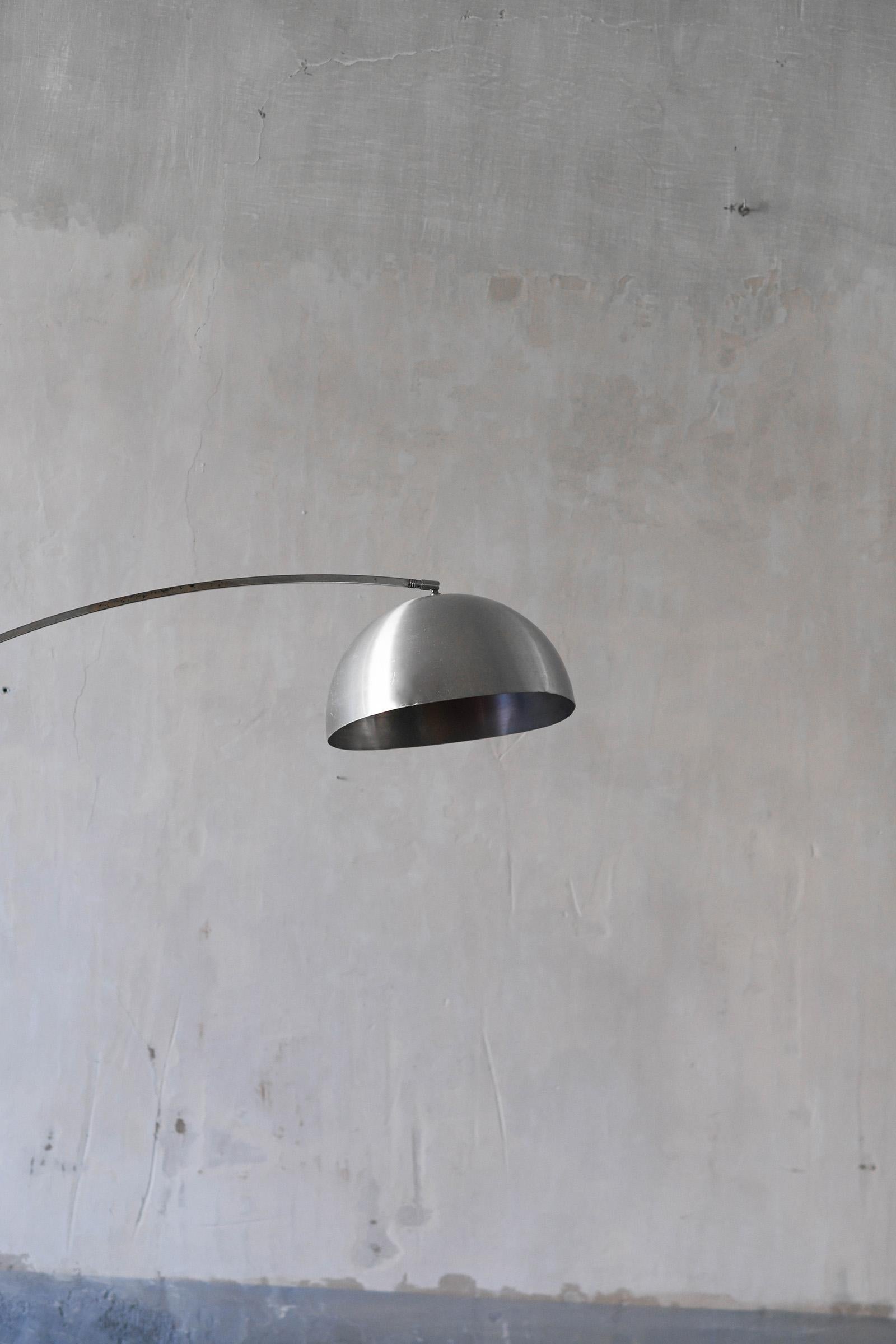 Arco-Lampe, 1960 (Metall) im Angebot