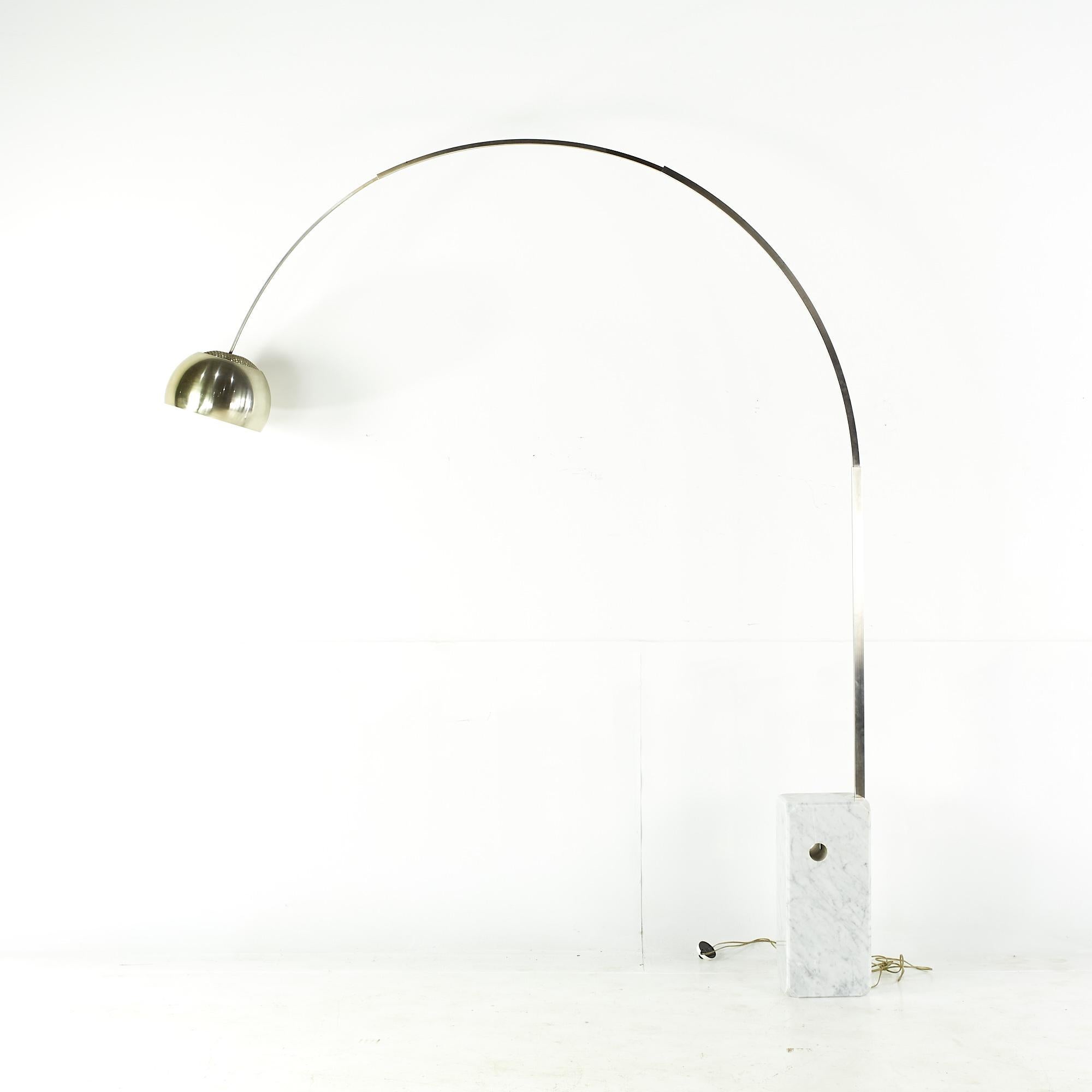 Arco Mid-Century Brass and Marble Floor Lamp In Good Condition In Countryside, IL