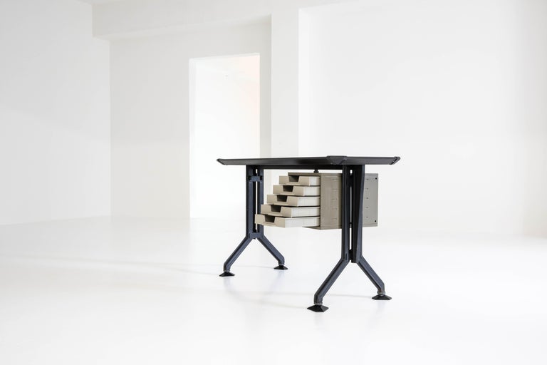 Arco Sidedesk 'arredamenti metallici serie' by B.B.P.R. Studio for Olivetti For Sale 2