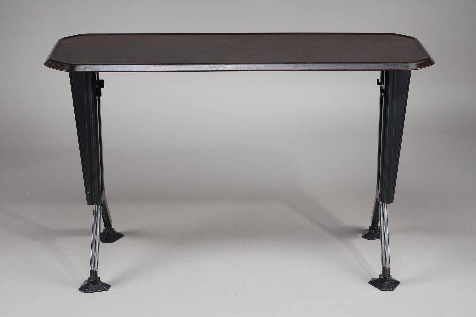 Arco small side table BBPR, for Olivetti In Good Condition For Sale In Paris, FR