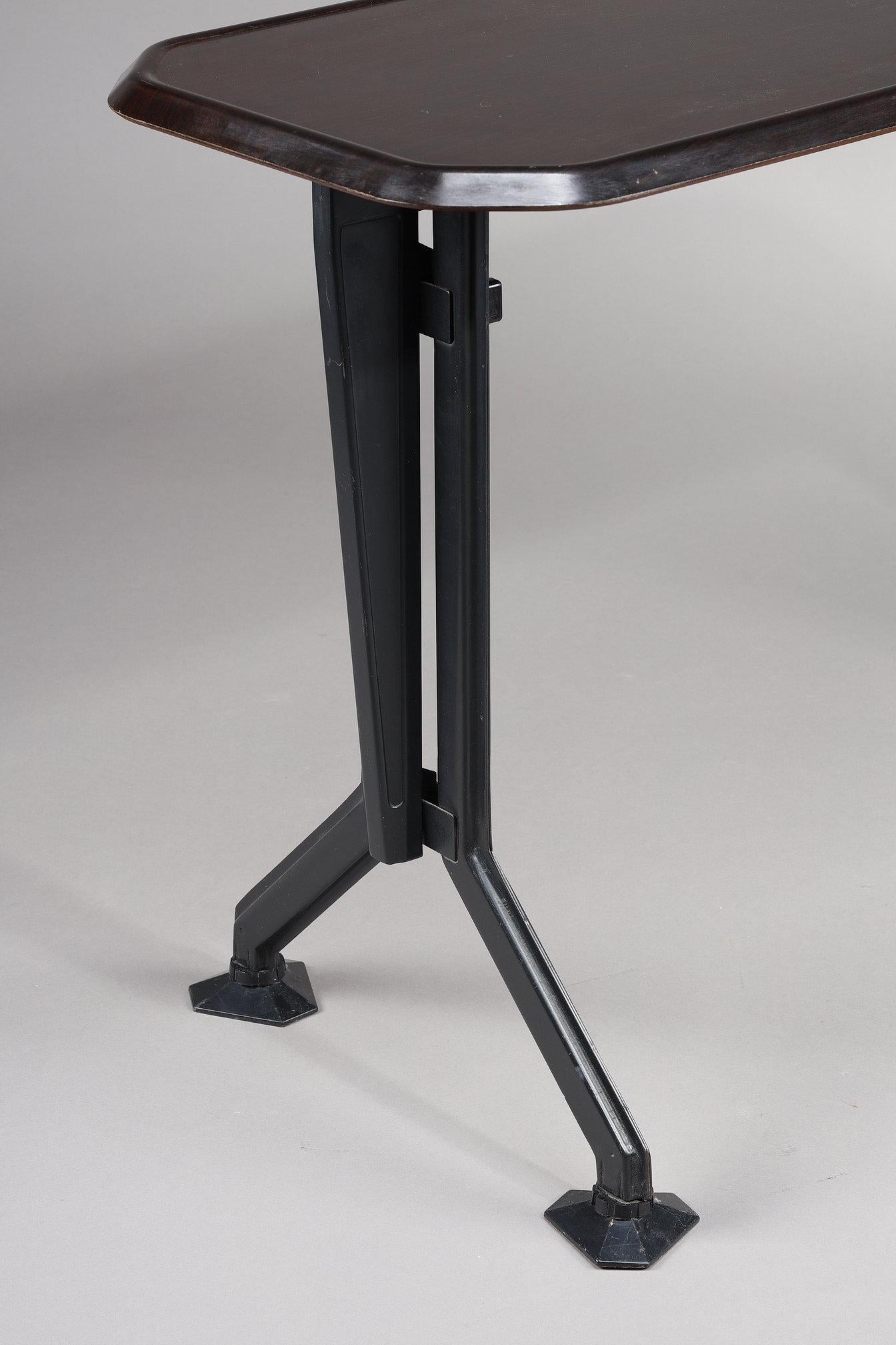Bakelite Arco small side table BBPR, for Olivetti For Sale