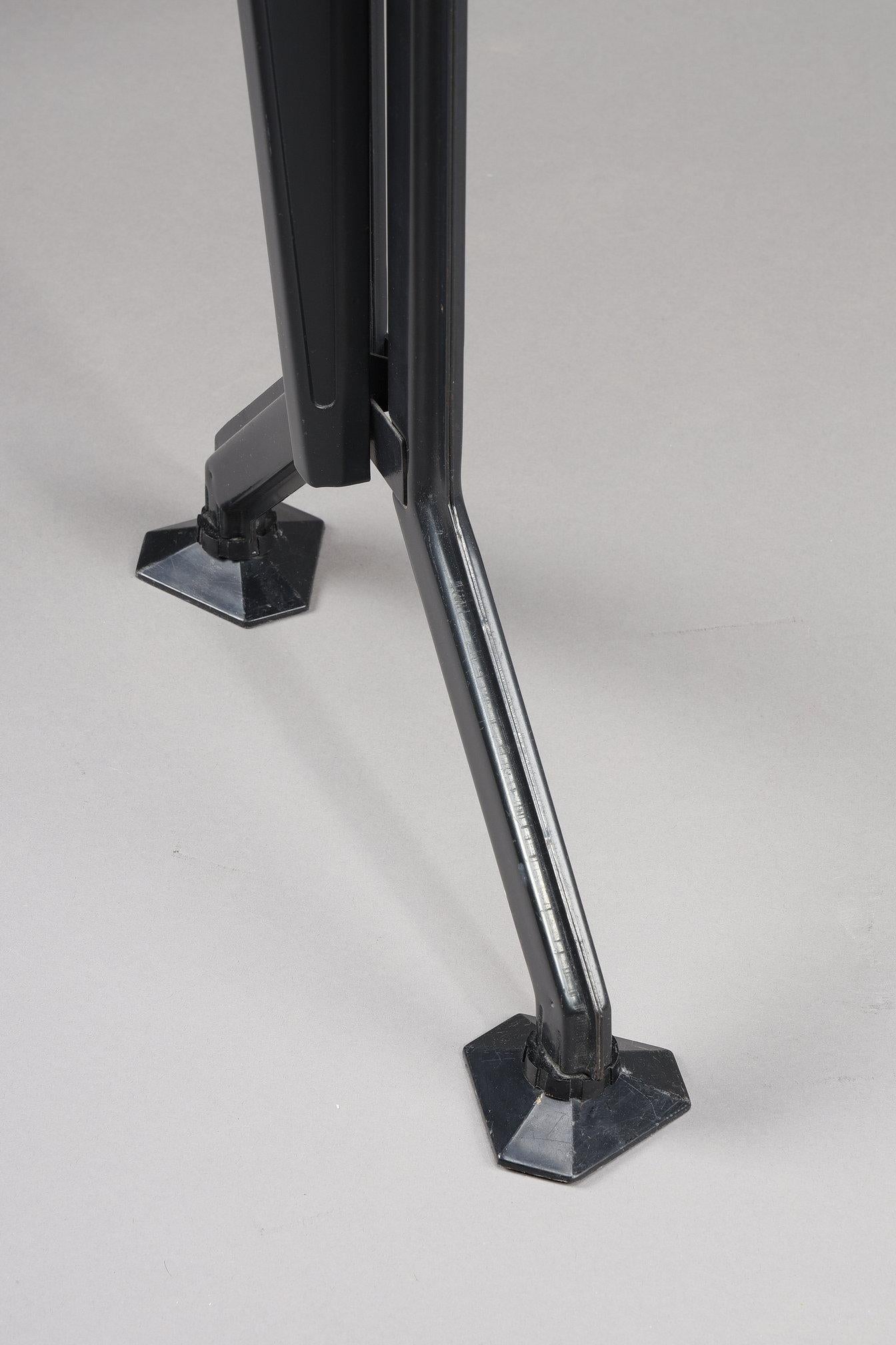 Arco small side table BBPR, for Olivetti For Sale 2