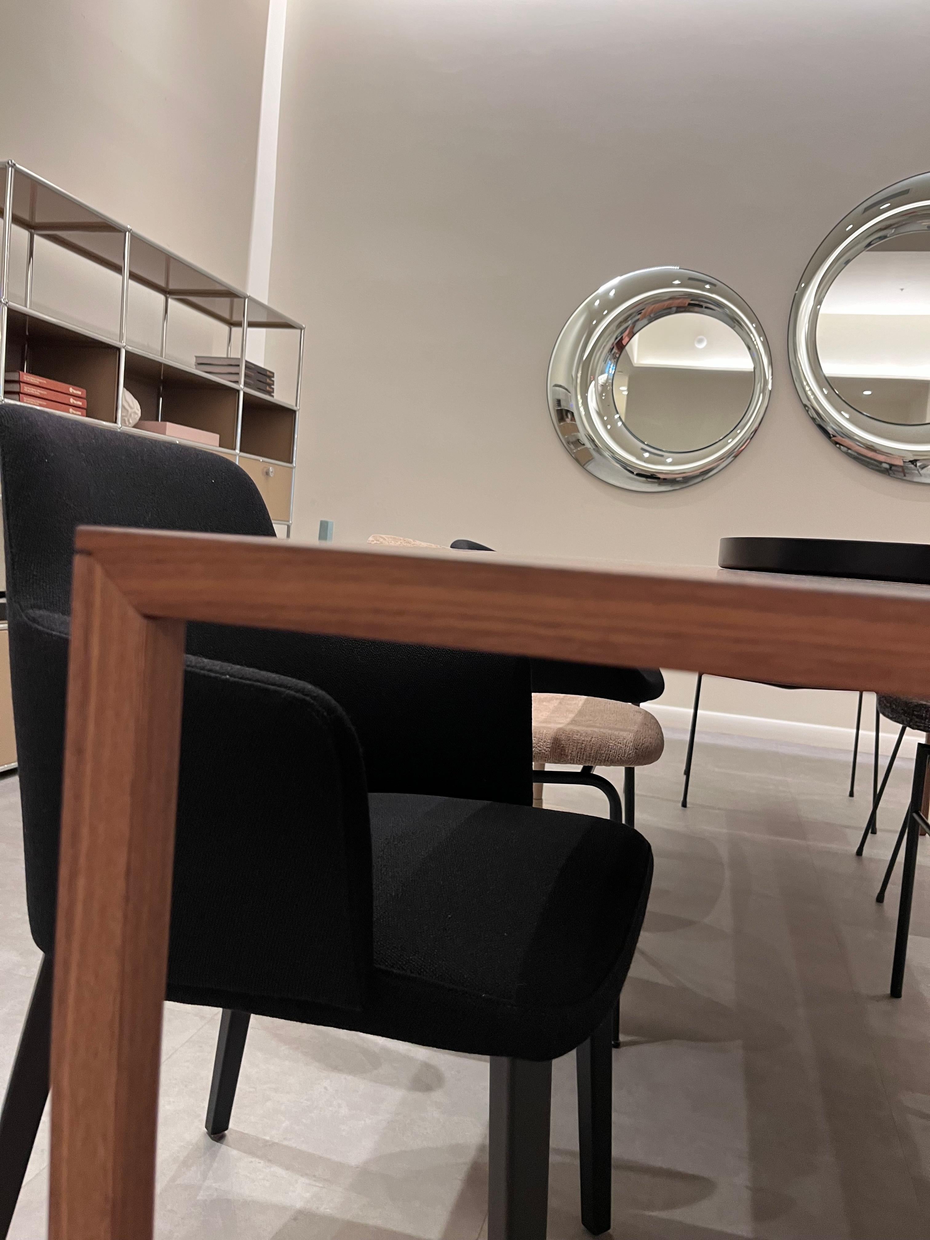 Schlanker Arco-Tisch aus Nussbaumholz von Bertjan Pot in STOCK (Walnuss) im Angebot