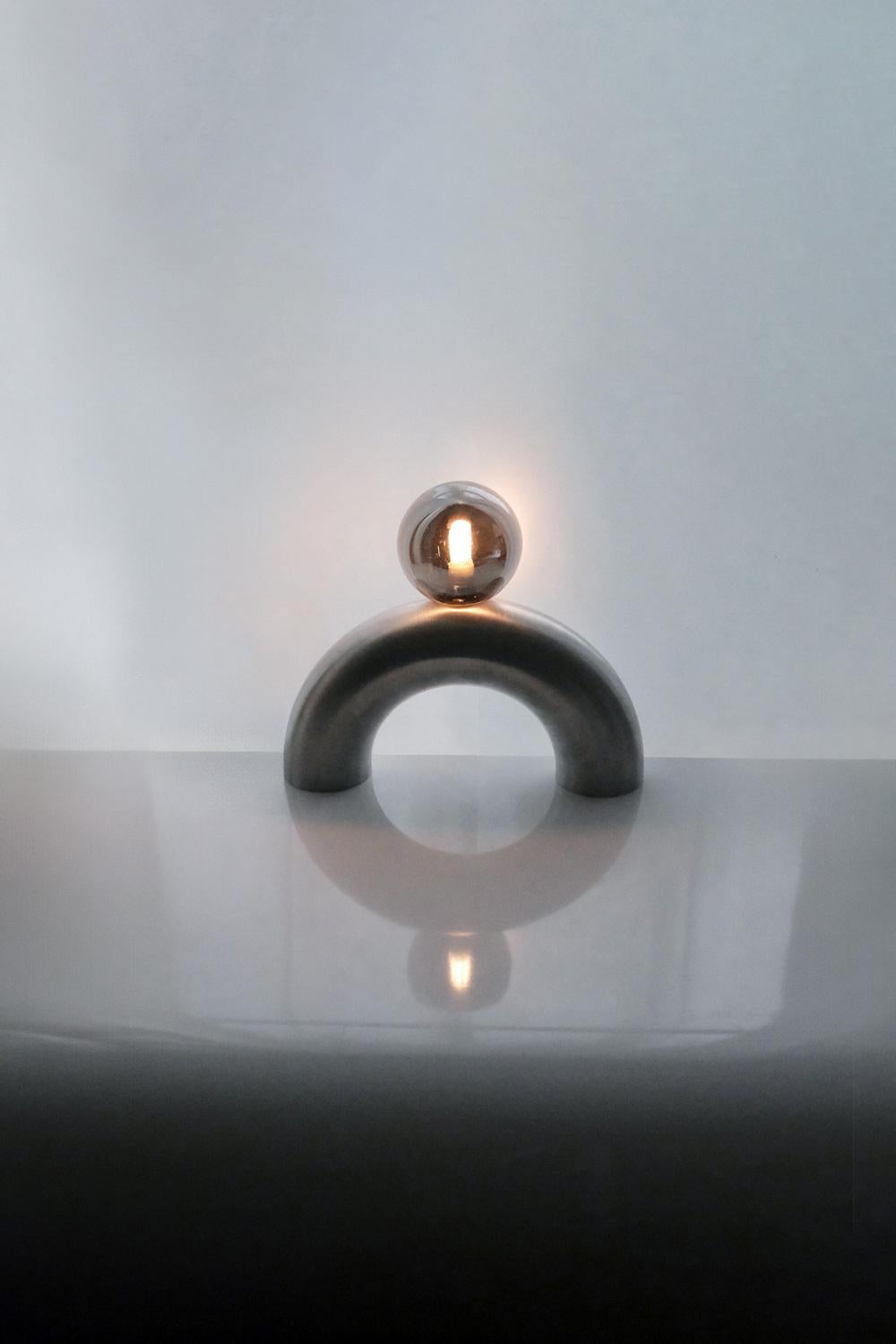 XXIe siècle et contemporain Lampe à poser Arcora par Heako Studio en vente