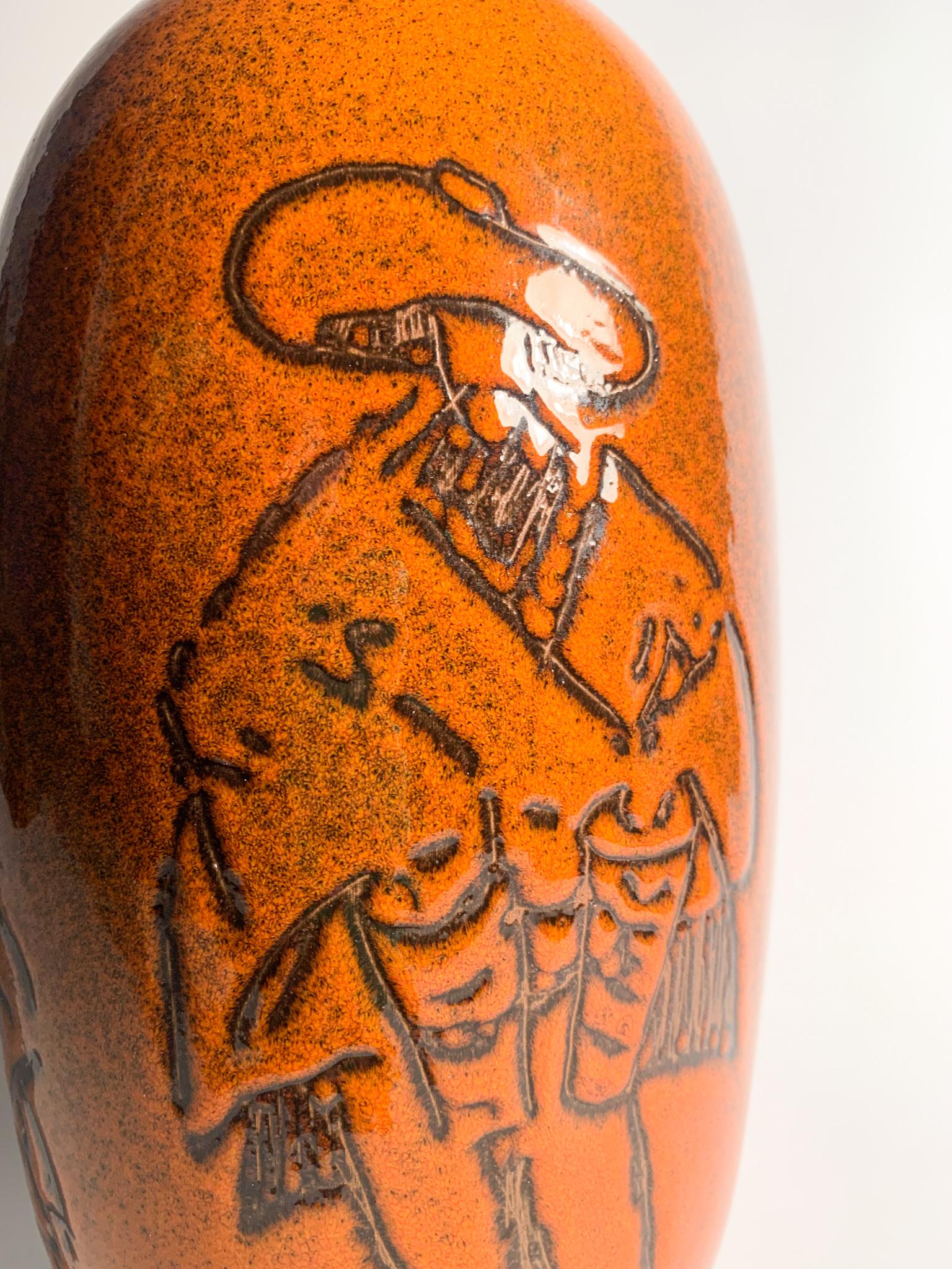 italien Vase en céramique orange Arcore avec détails décoratifs des années 50 en vente