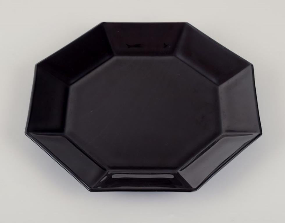 Arcoroc, Frankreich. Set von neun achteckigen Platten aus schwarzem Glas. im Zustand „Hervorragend“ im Angebot in Copenhagen, DK