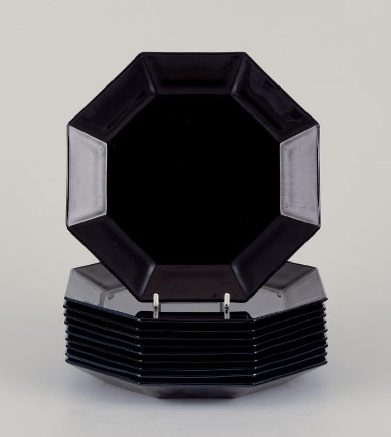 Arcoroc, Francia. Juego de nueve platos octogonales de cristal negro.