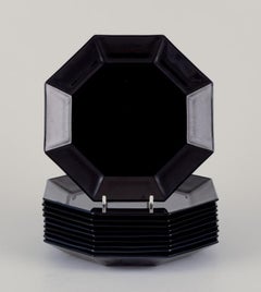 Arcoroc, Francia. Juego de nueve platos octogonales de cristal negro.