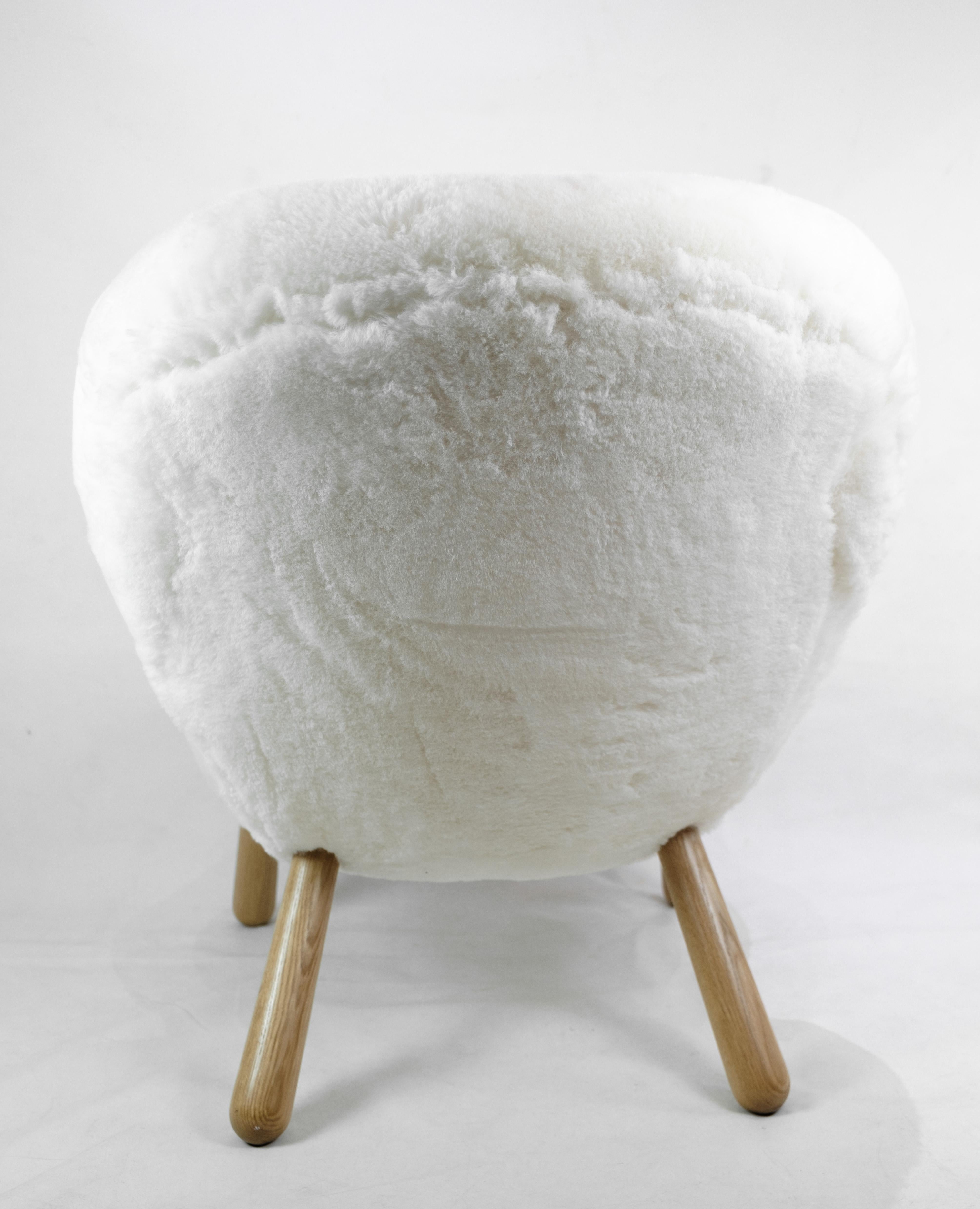 Fauteuil de salon Arctander de Philip Arctander fabriqué en peau de mouton des années 1960 en vente 3