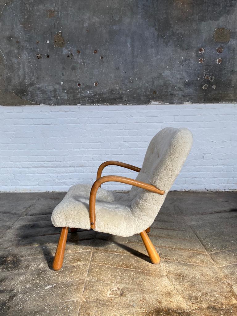 clam chairs
