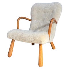 Chaise Arctander "Muslingestolen" ou "Clam" en Shearling