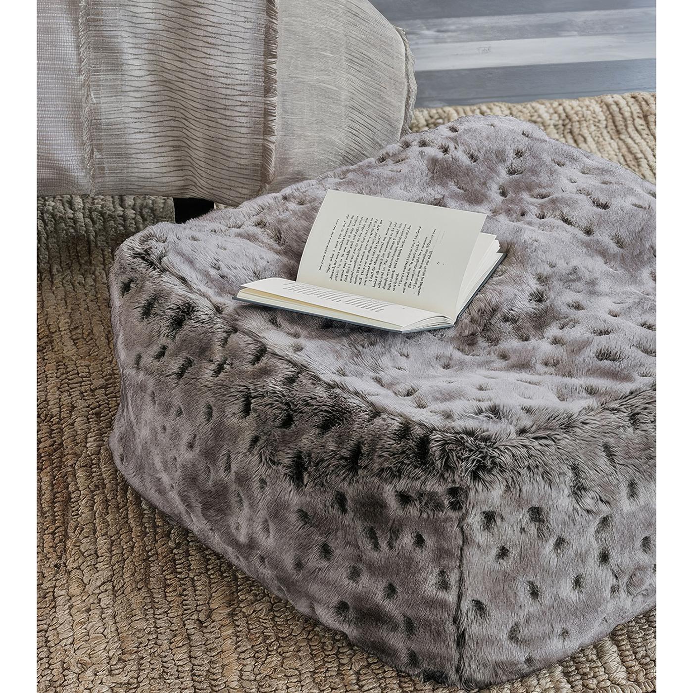 Pouf arctique Lynx en fausse fourrure Neuf - En vente à Westwood, NJ
