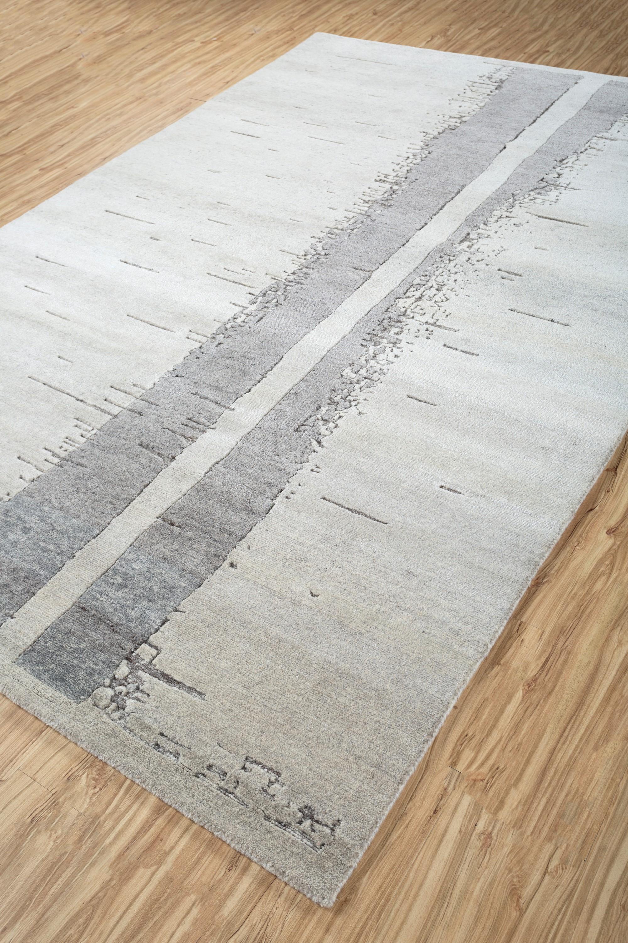 Modern Arctic Oasis White Ice & Medium Gray 180X270 cm Handknotted Rug For Sale