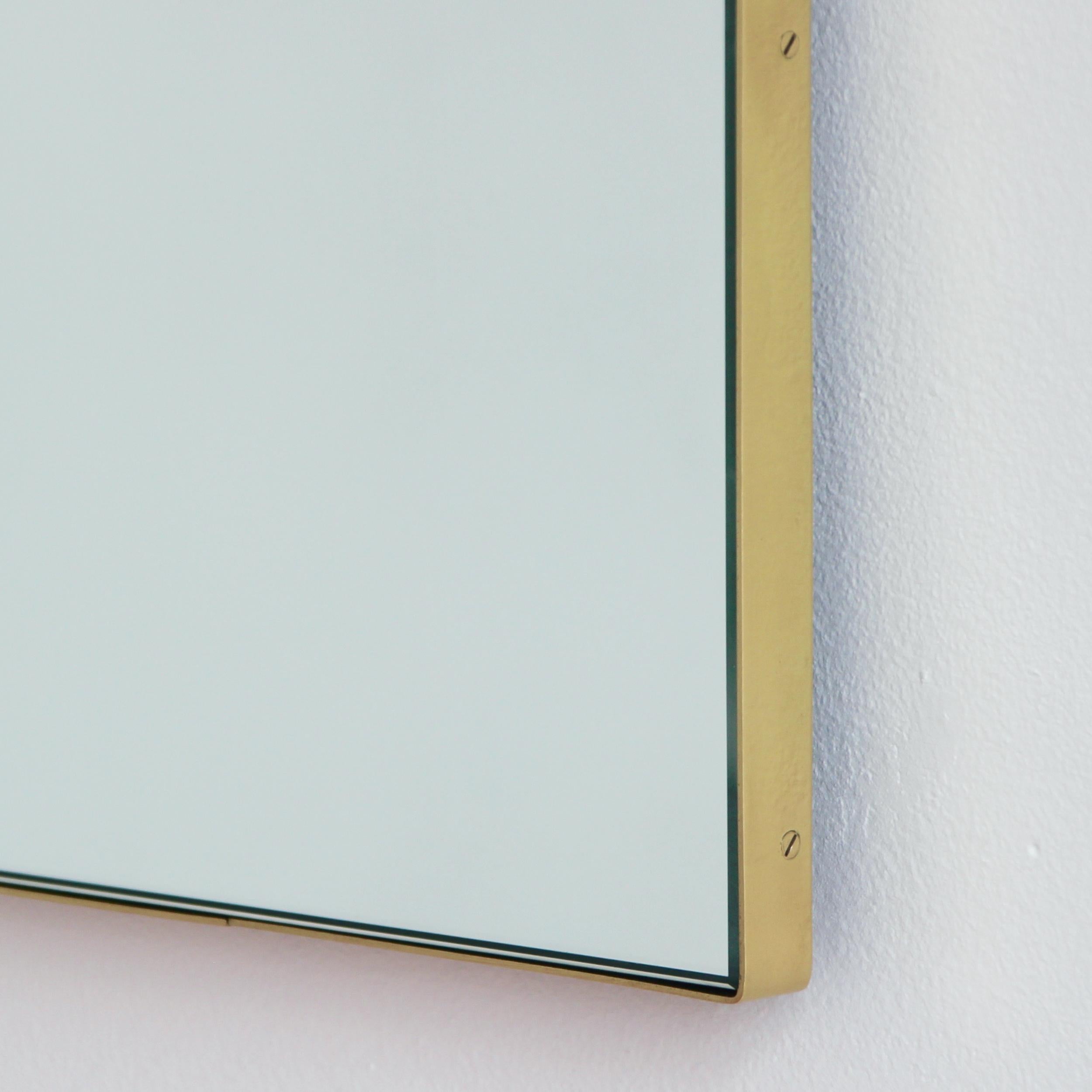 Arcus Bogenförmiger Minimalistischer Spiegel mit Messingrahmen, XL (Gebürstet) im Angebot
