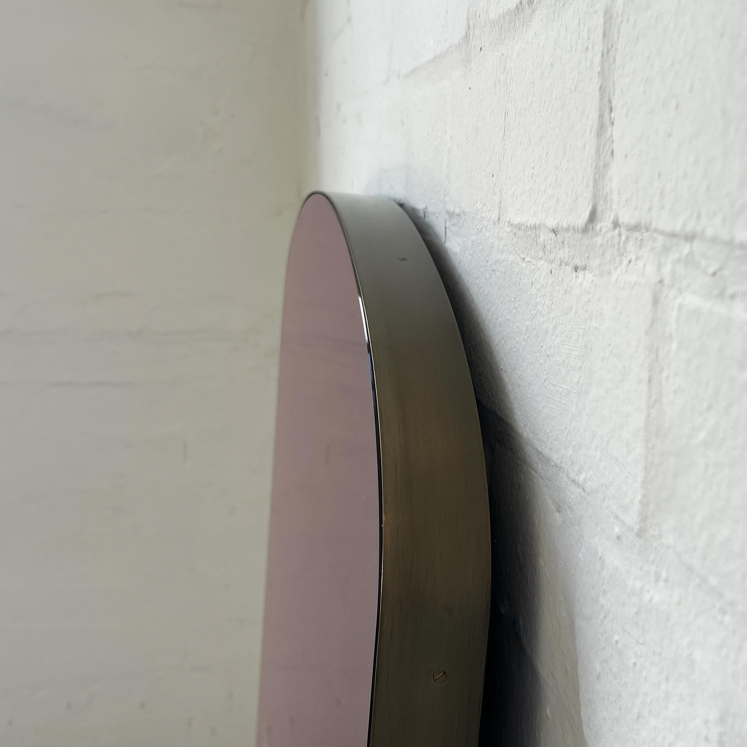 Ottone Specchio Arcus a forma di arco con cornice in ottone patinato e tinta in bronzo in vendita