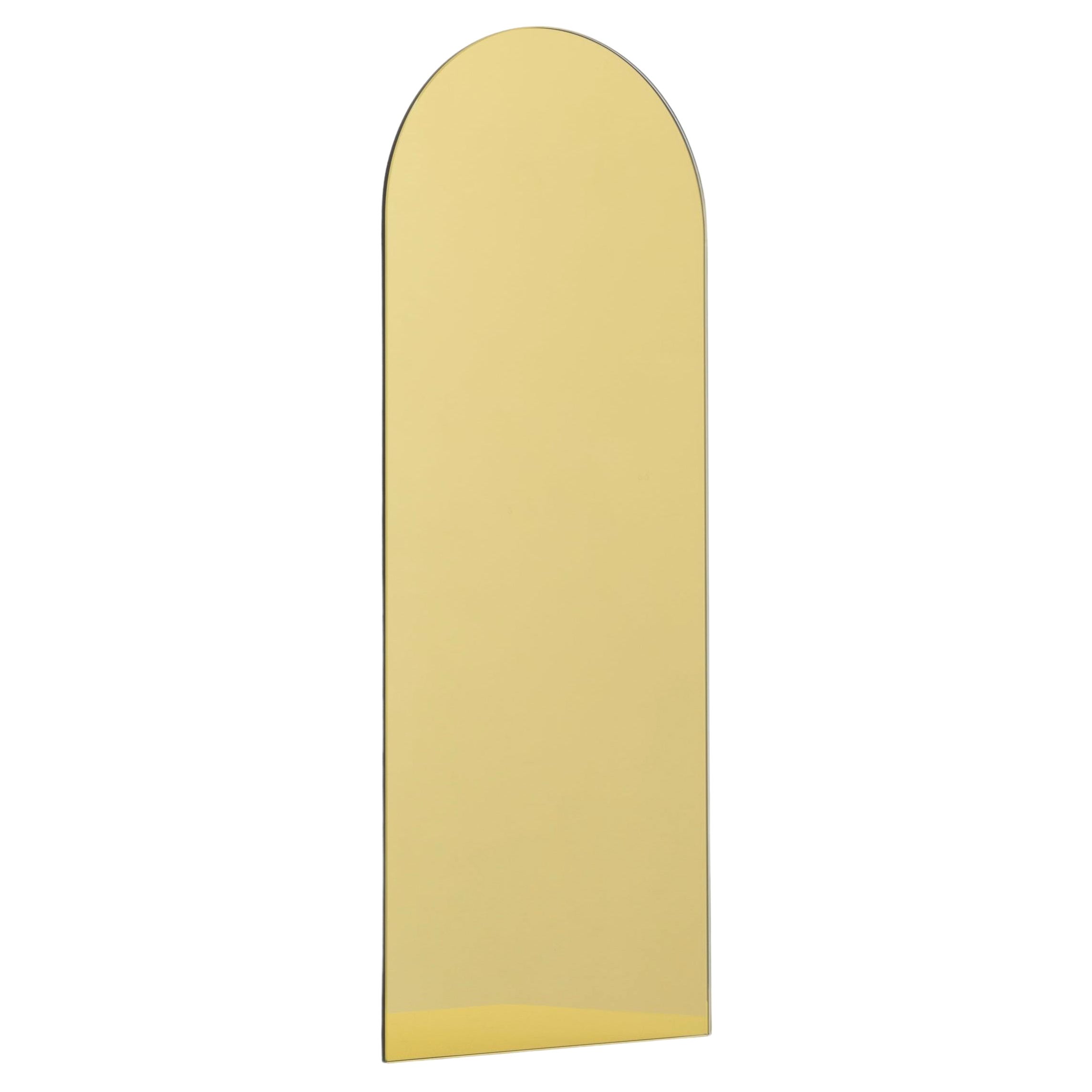 Grand miroir contemporain arqué teinté or Arcus, sans cadre