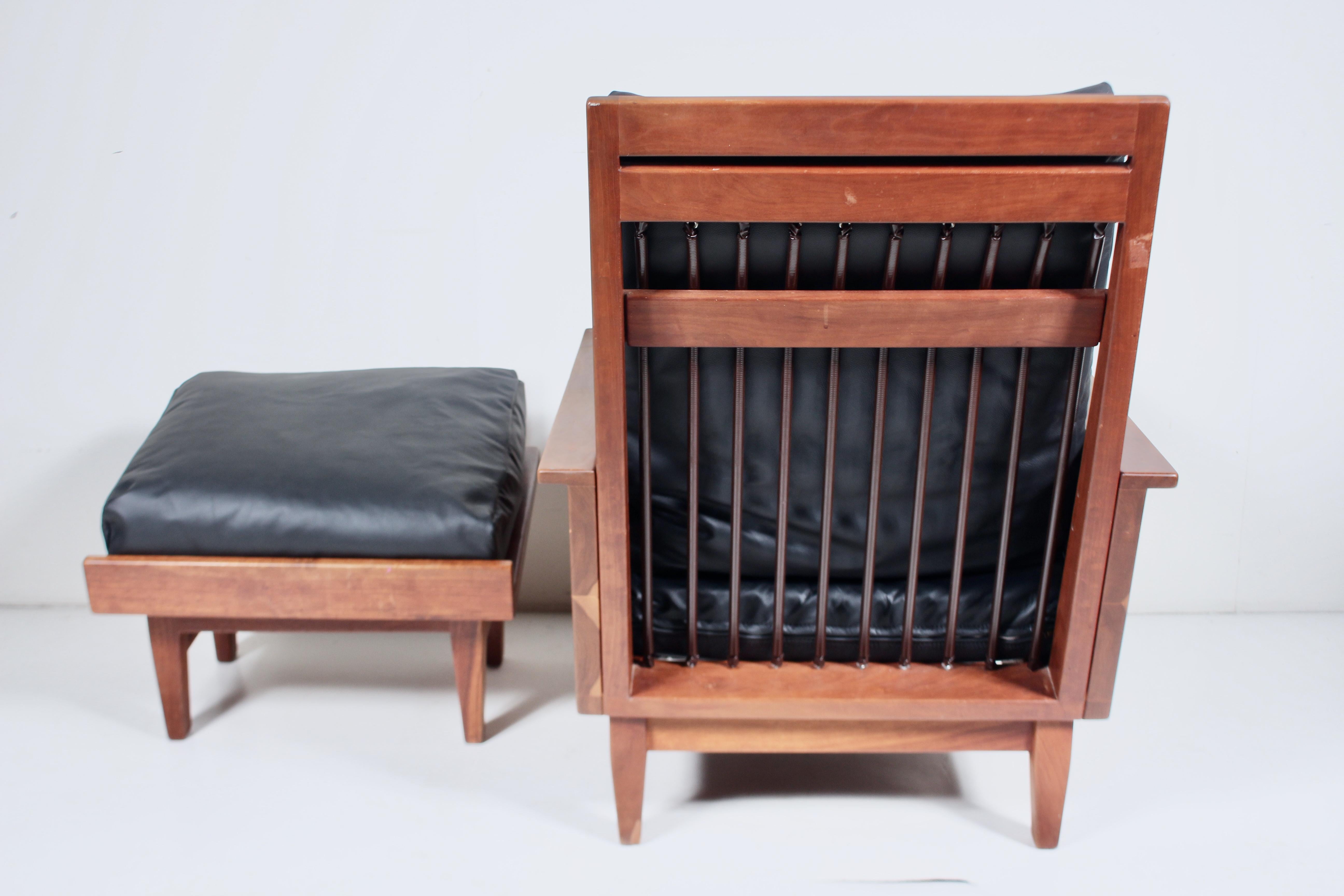 Milieu du XXe siècle Ensemble chaise longue et pouf à dossier haut et coussiné Arden Riddle, 1969 en vente